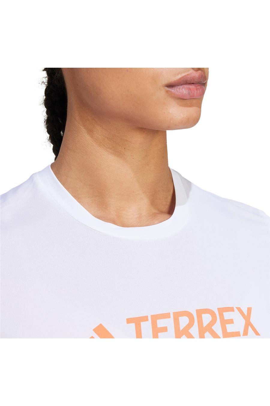 adidas W MT LOG TECH T Kadın   T-shirt IY9421