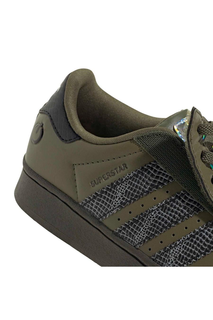 Sneaker