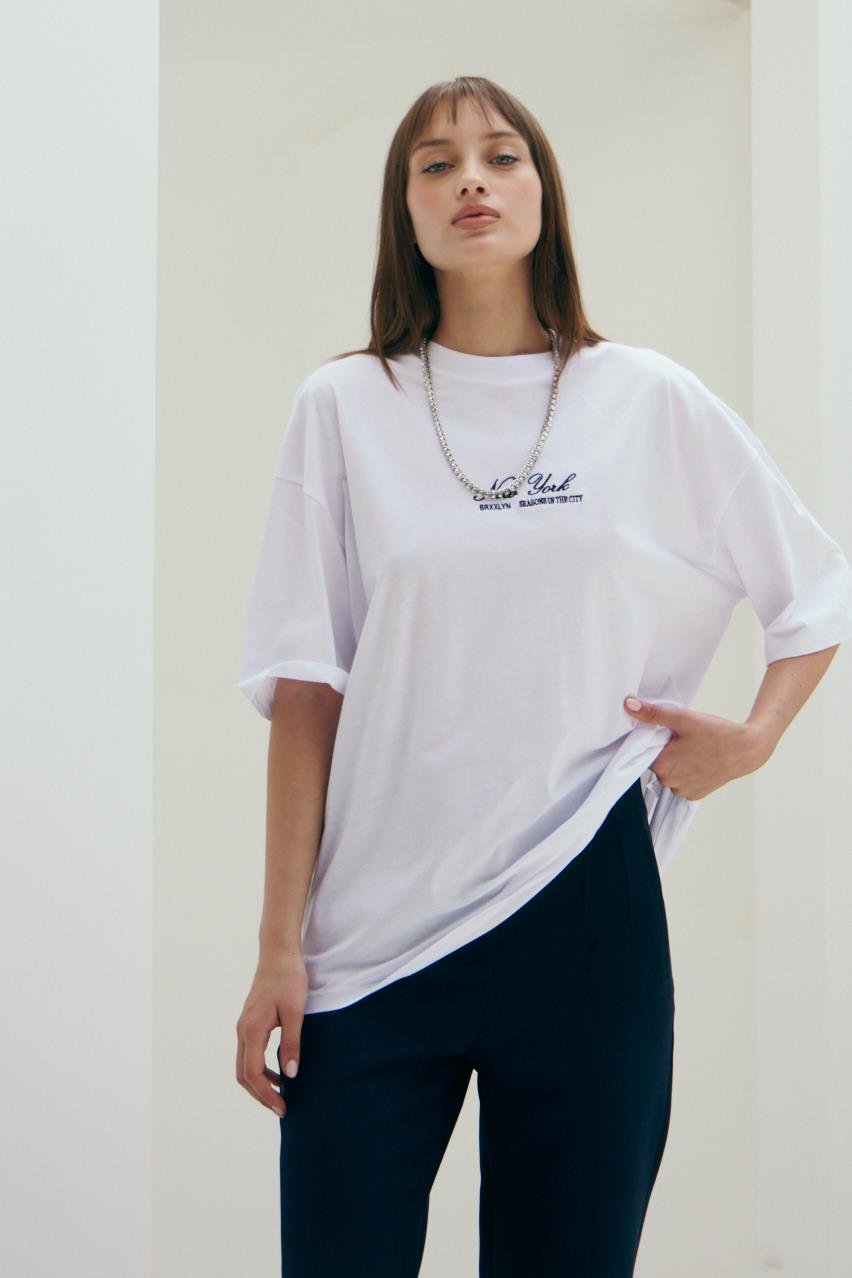 Pranga Kadın Beyaz Bisiklet Yaka Nakışlı T-Shirt - TSH.KD.0615