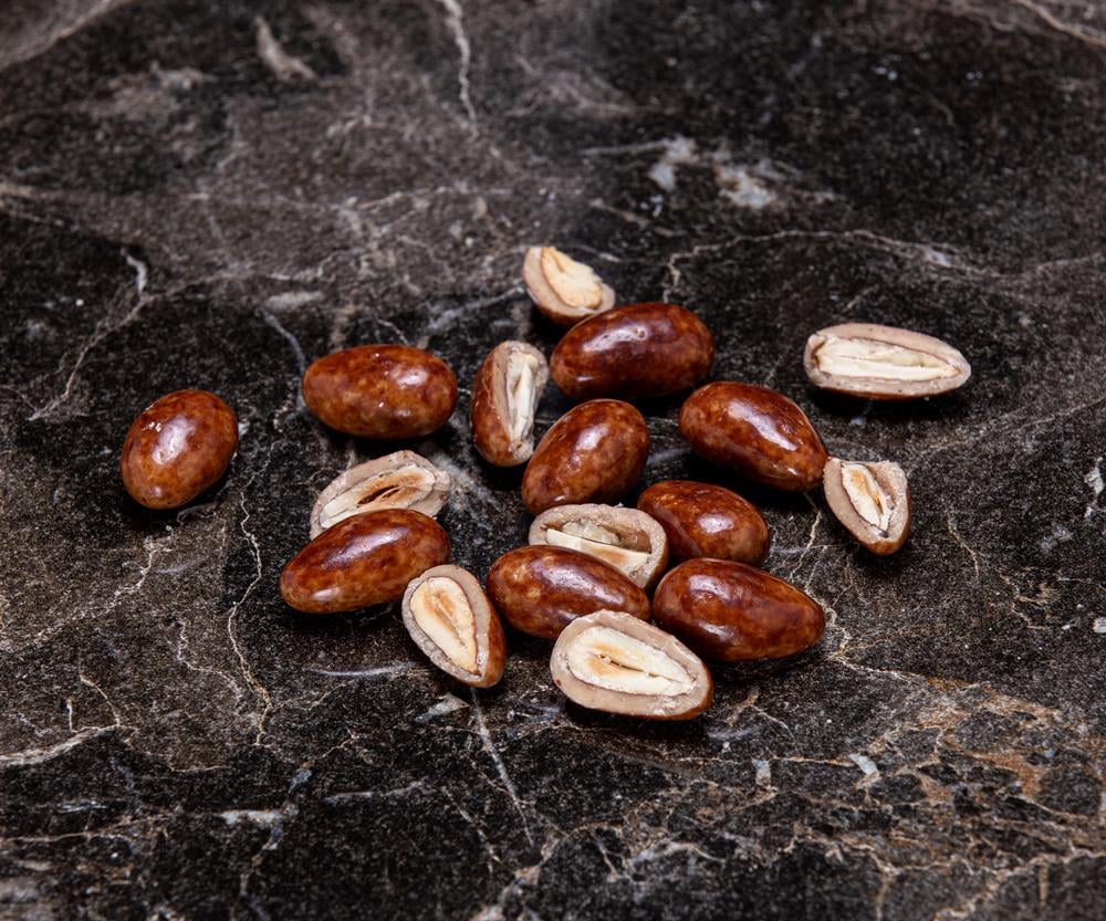 Beyaz Sütlü Bitter Çikolata Kaplamalı Badem Draje (Tiramisu)