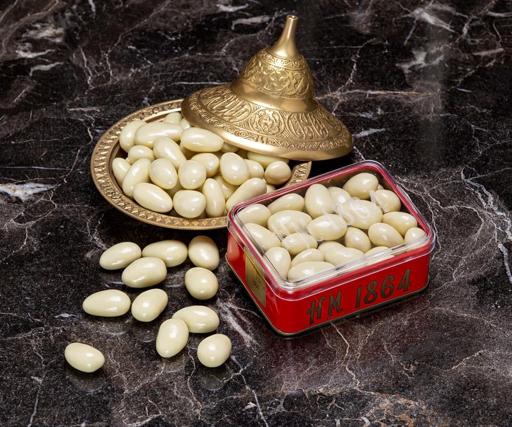 Damla Sakızlı Badem Çikolata Draje (Küçük Metal Kutu)