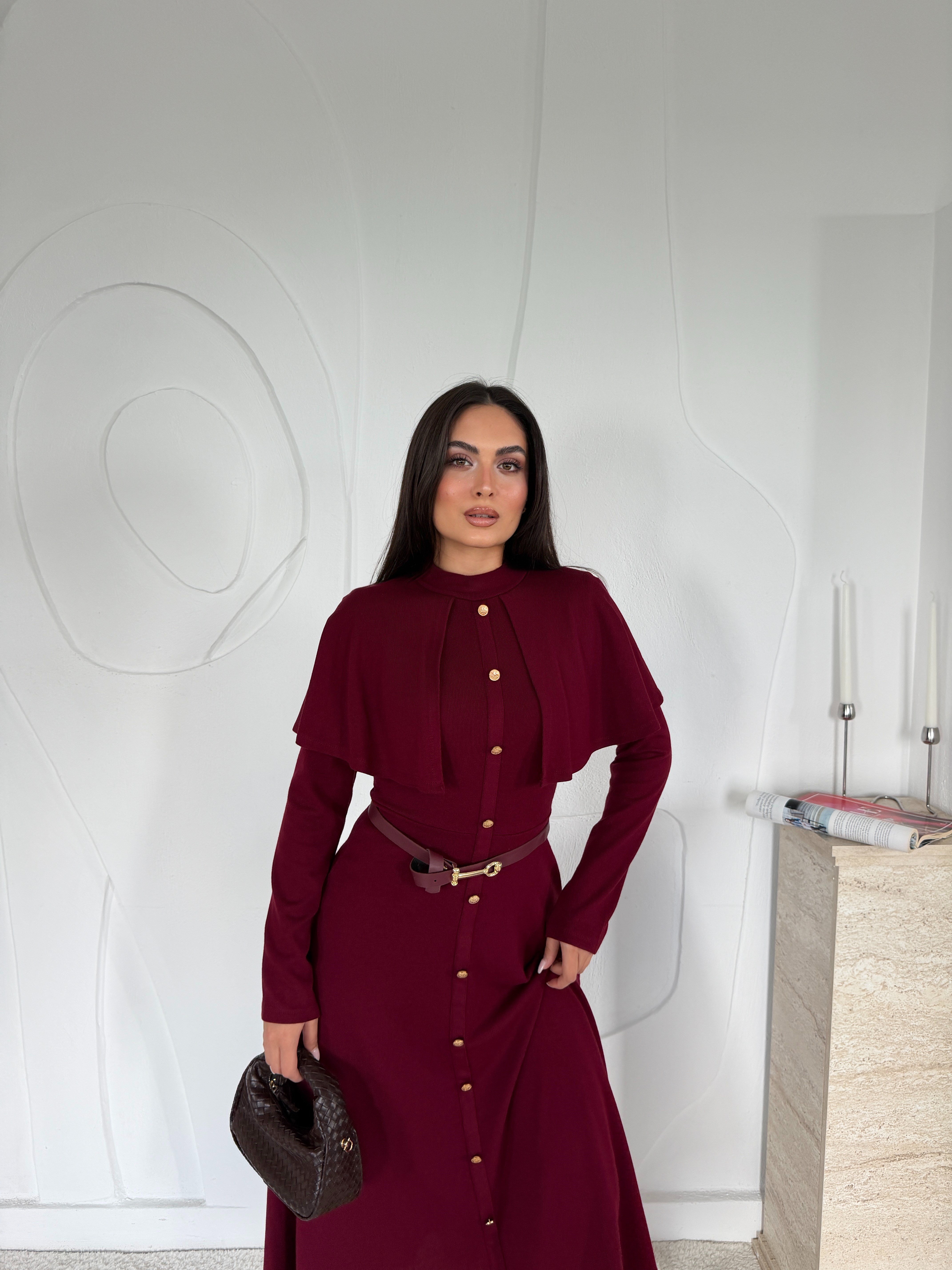 Bordo Pelerinli Elbise