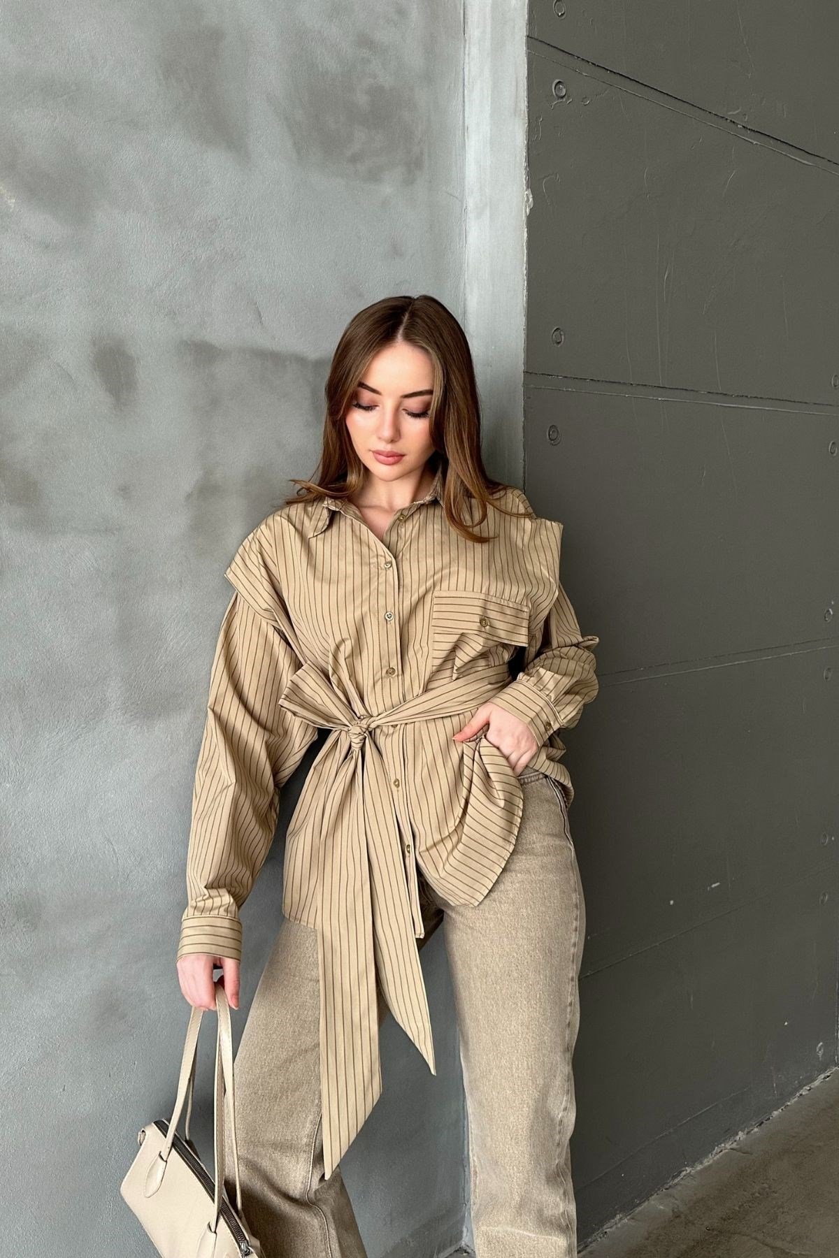 Camel Çizgili Fular Detaylı Gömlek