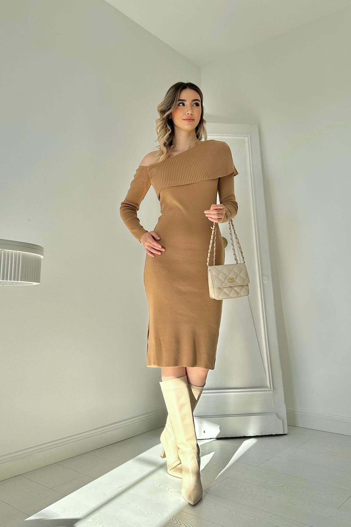 Düşük Omuz Mini Triko Elbise  - Kamel