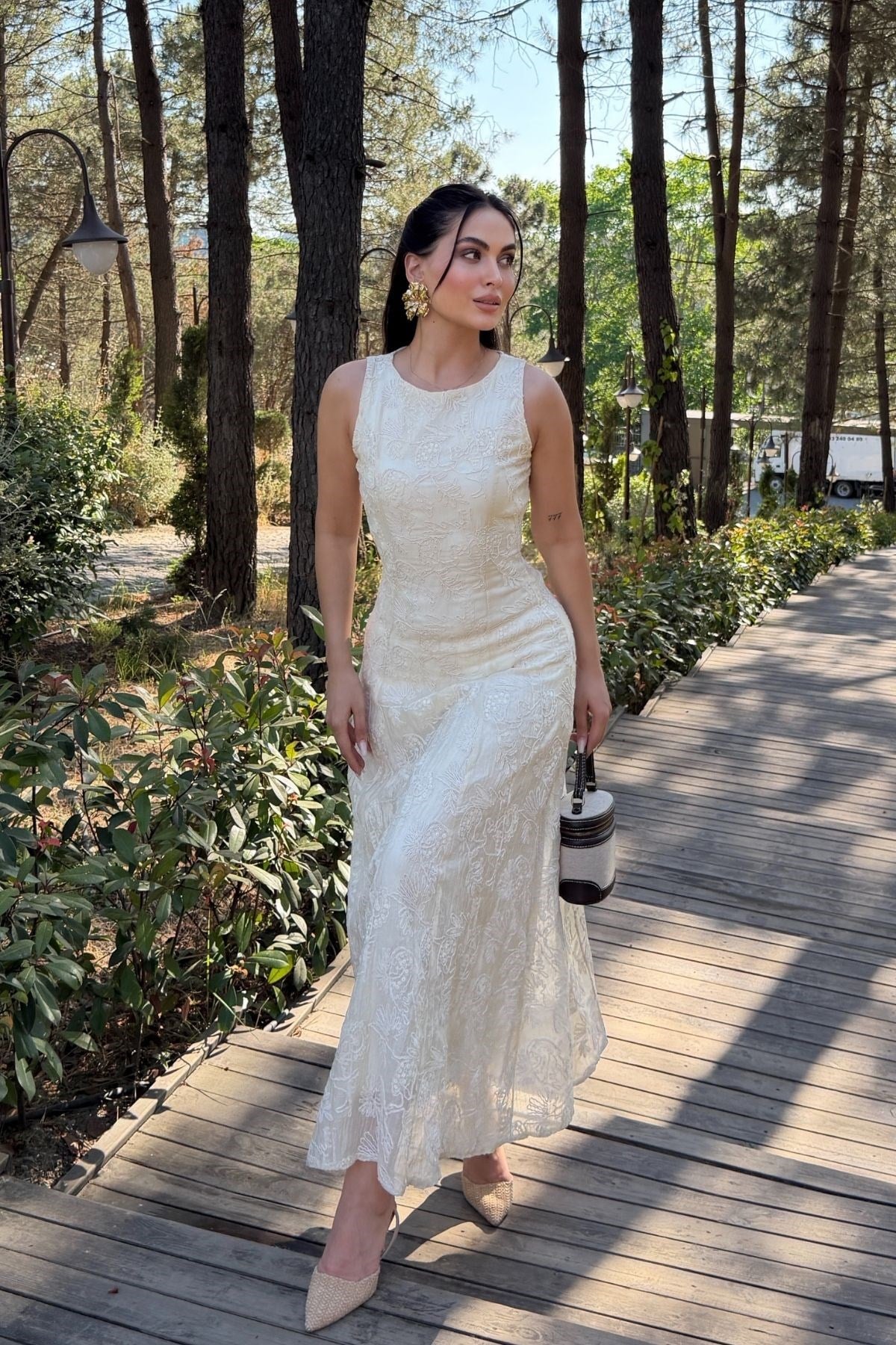 Ekru Kup Detaylı Uzun Elbise