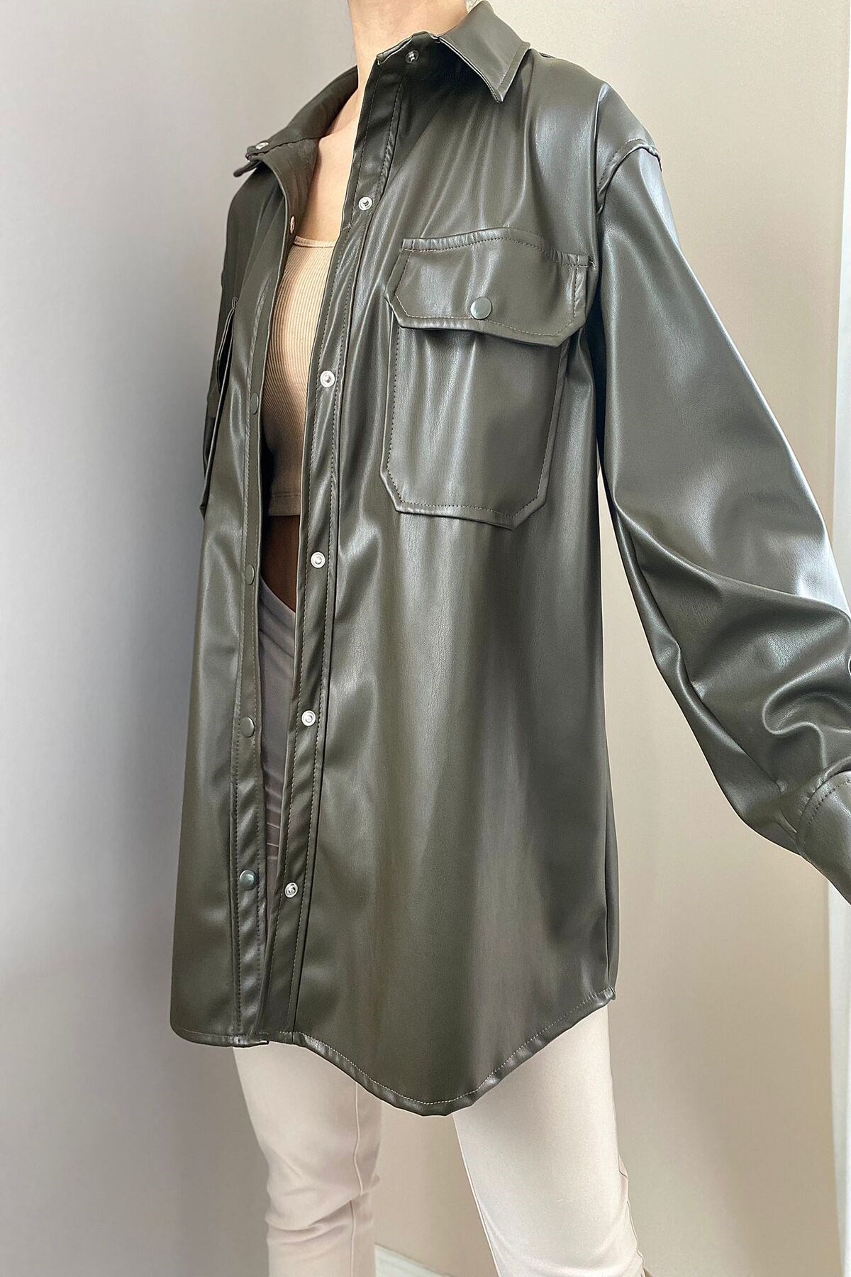 Elbee Fashion Women Çıt-Çıtlı Deri Kadın Gömlek - Haki