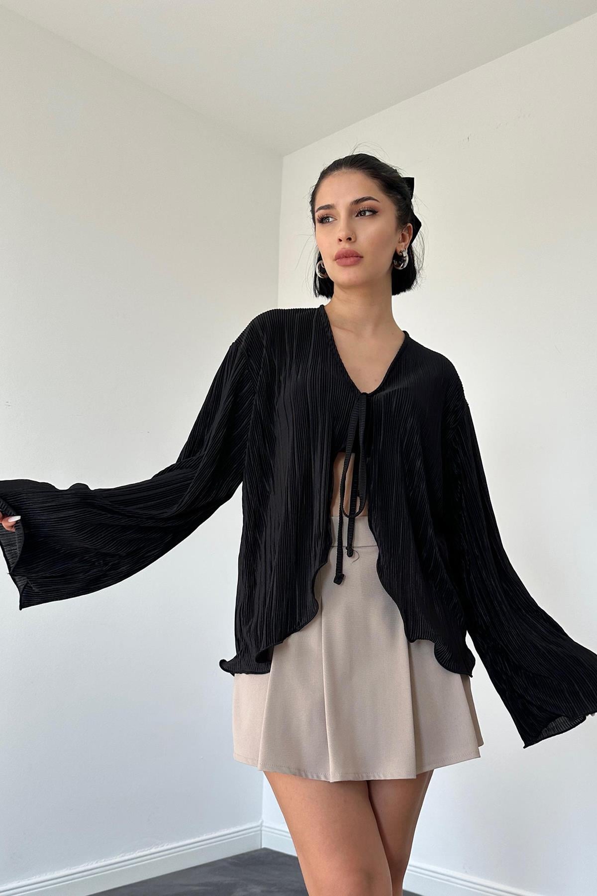 Önü Bağcıklı Fitilli Bluz - Siyah