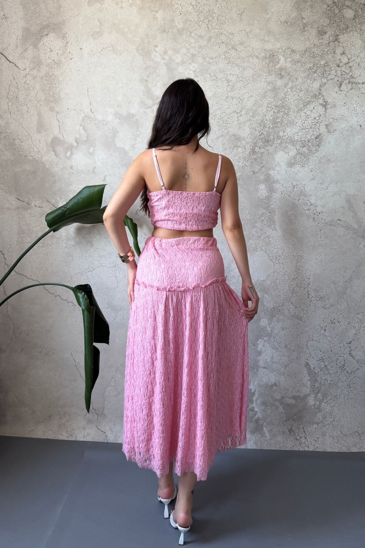 Pembe Dantel Bluz Ve Fırfırlı Etek Takım