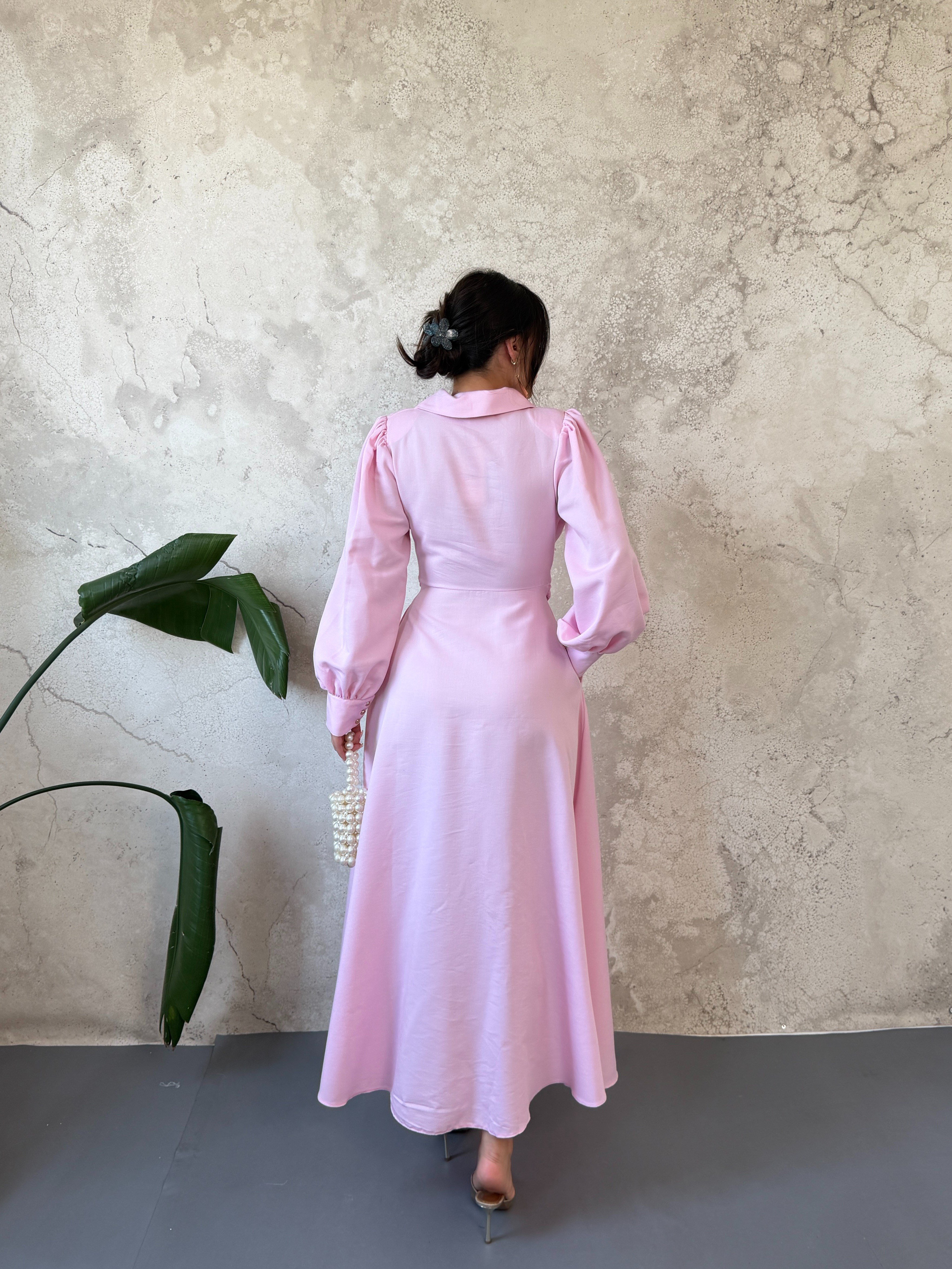 Pembe Pileli Önden Fermuarlı Elbise