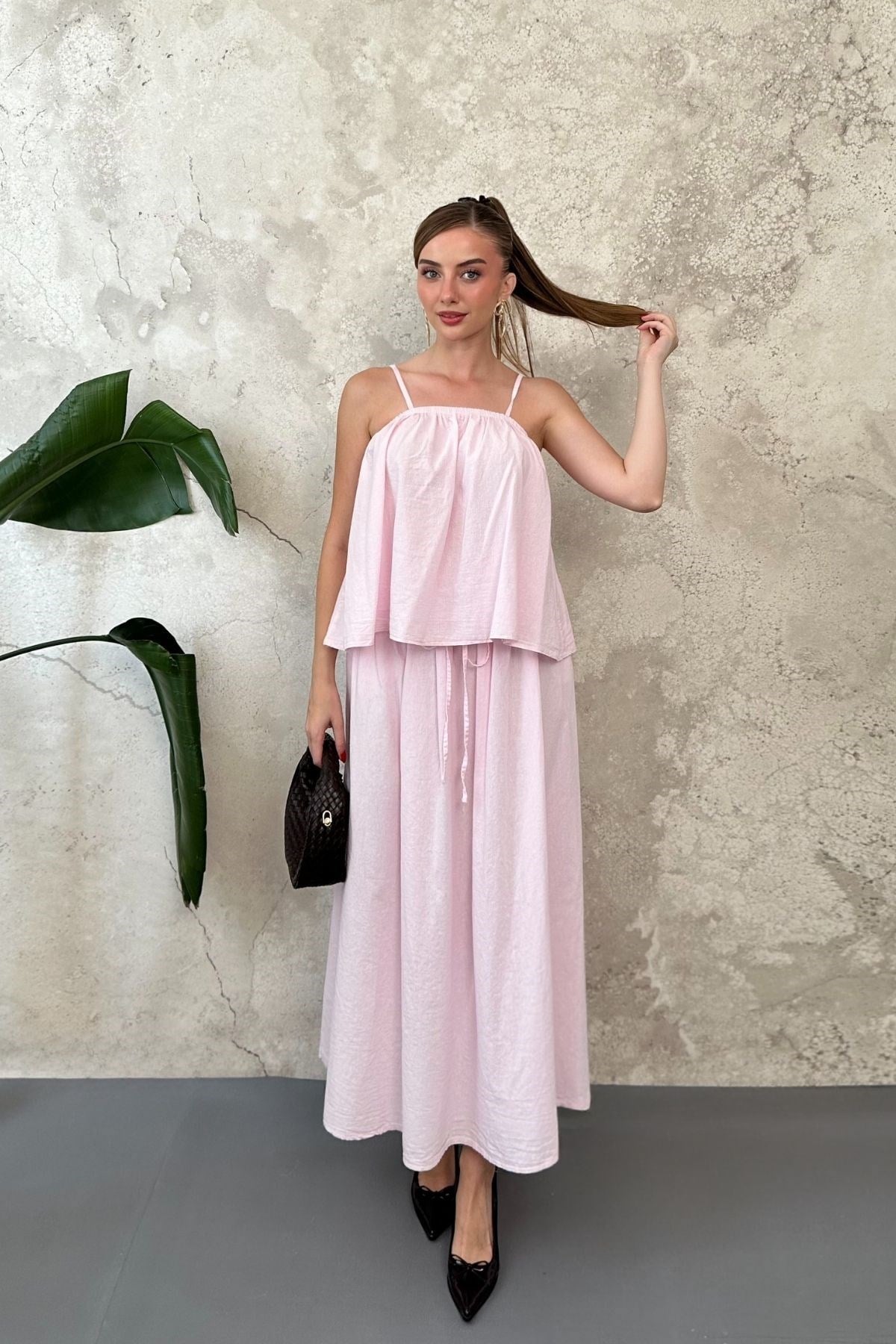 Pembe Volanlı Bluz Ve Etek Takım