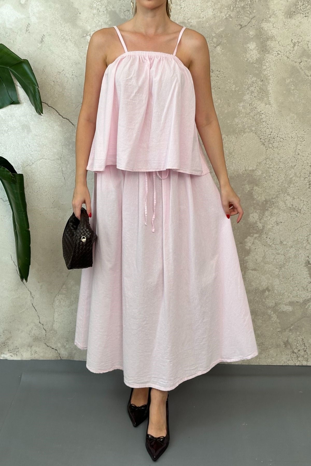 Pembe Volanlı Bluz Ve Etek Takım