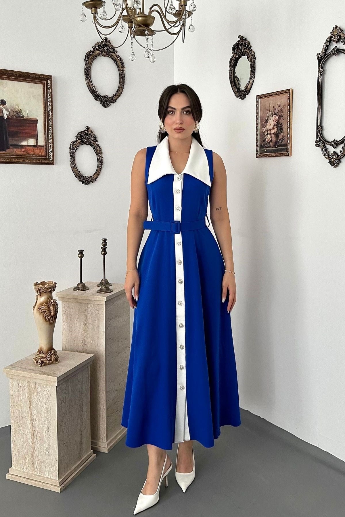 Saks Geniş Yakalı Halter Kollu Elbise