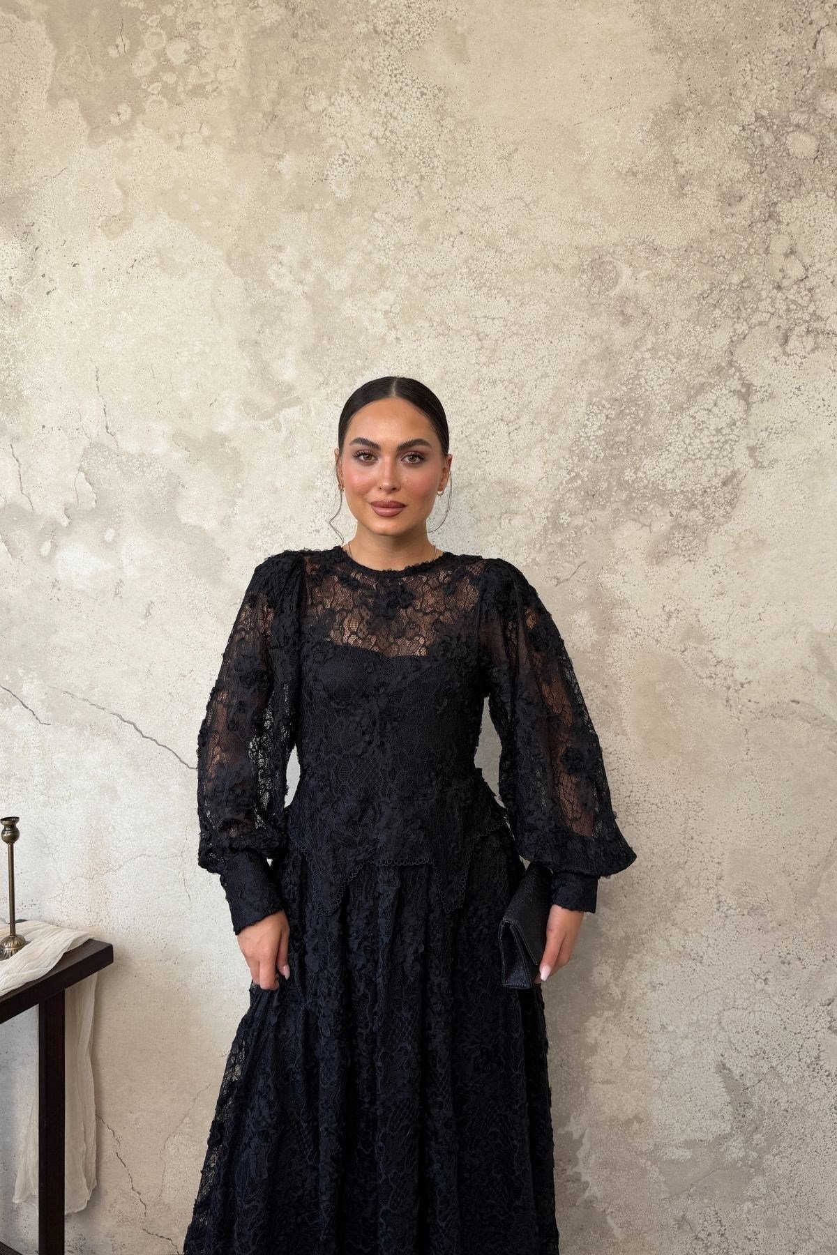 Siyah Dantelli Büzgülü Elbise