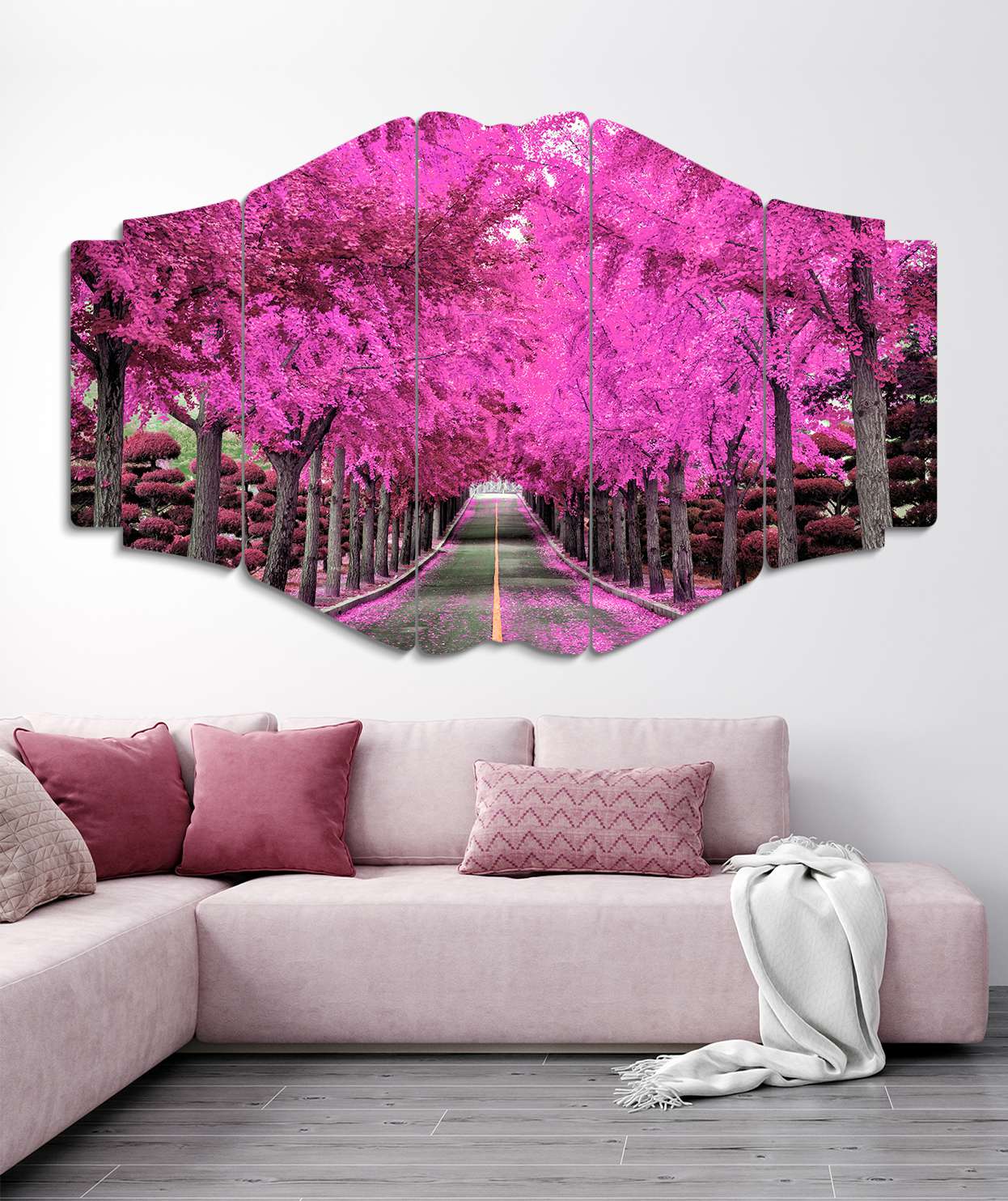 Pembe Yapraklı Yol Tablo
