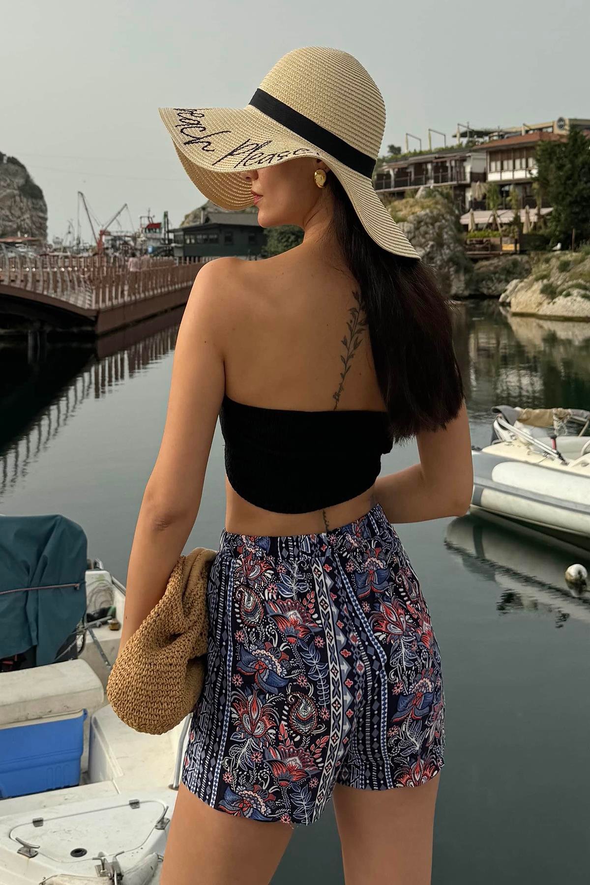 For You Beachwear Desenli Bustiyer Kırmızı-Mavi Şort Takım For You Beachwear Desenli Bustiyer Şort Kırmızı-Mavi Takım