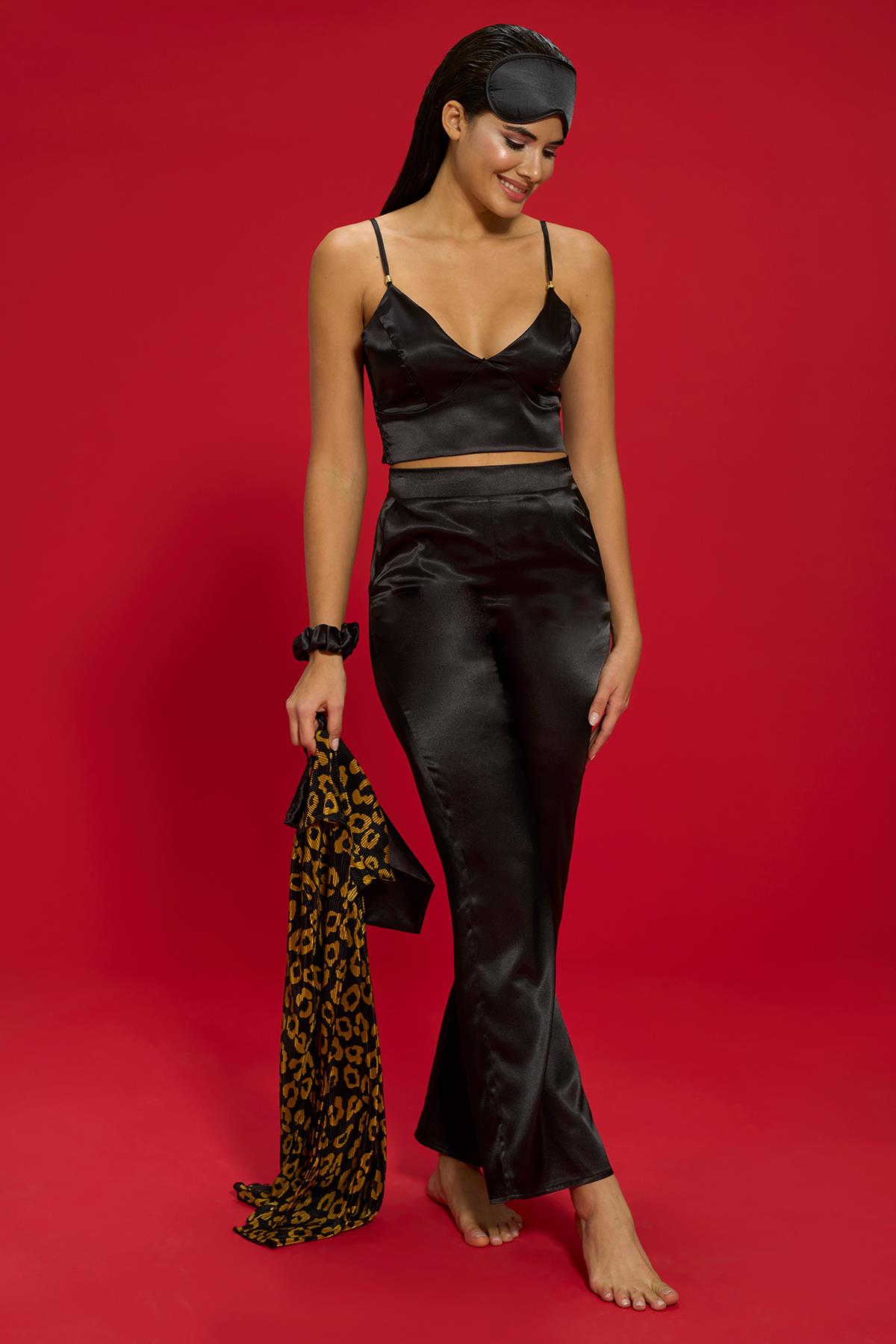 For You Sleepwear Pijama Takımı For You İn&Out For You İn&Out 6 lı Pliseli Leopar Bustiyerli Siyah Pijama Takım 