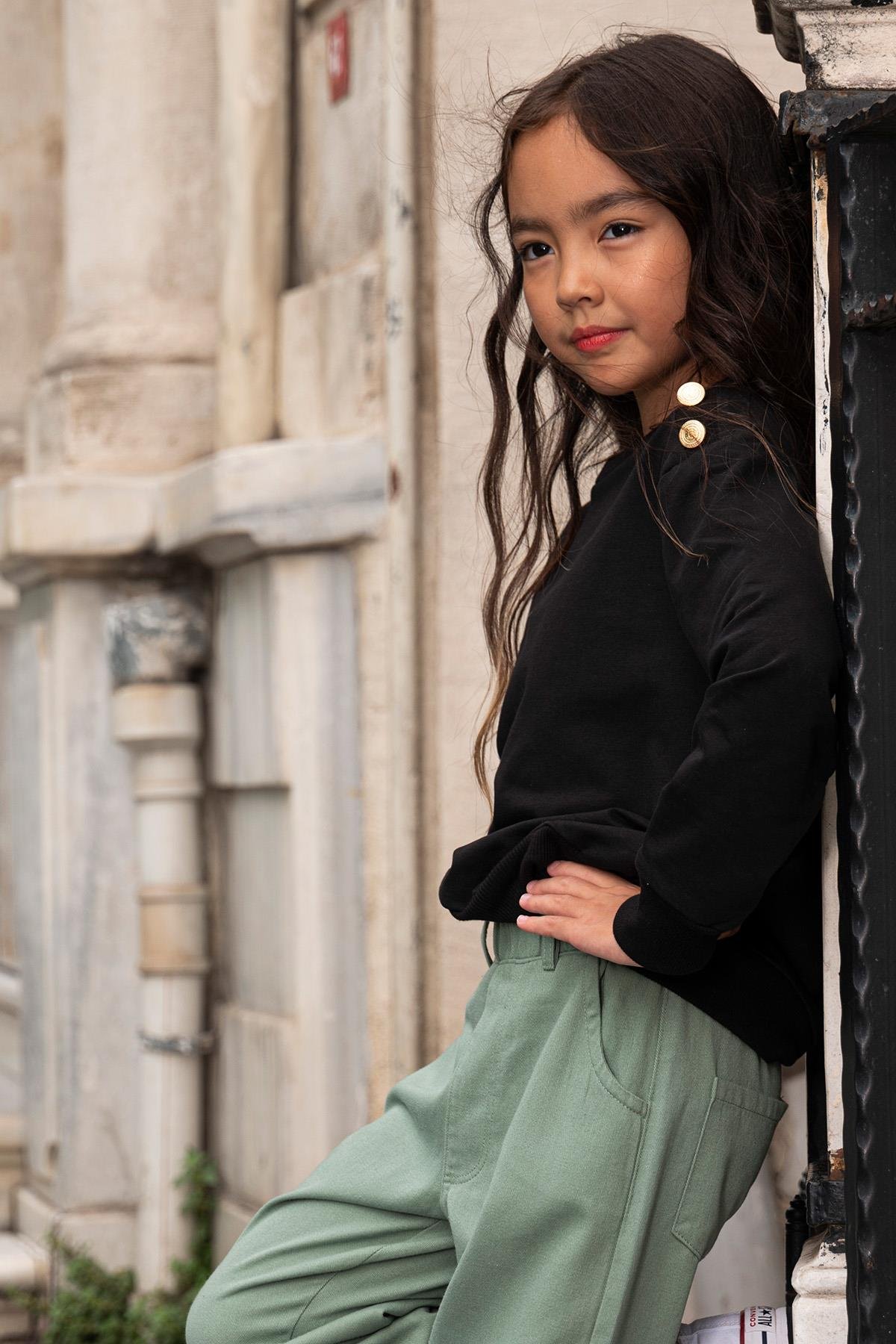 For You Kids 2'li Omuz Düğmeli Bel Fırfırlı Yeşil Gabardin Pantolon Takım For You Kids 2'li Omuz Düğmeli Bel Fırfırlı Yeşil Gabardin Pantolon Takım