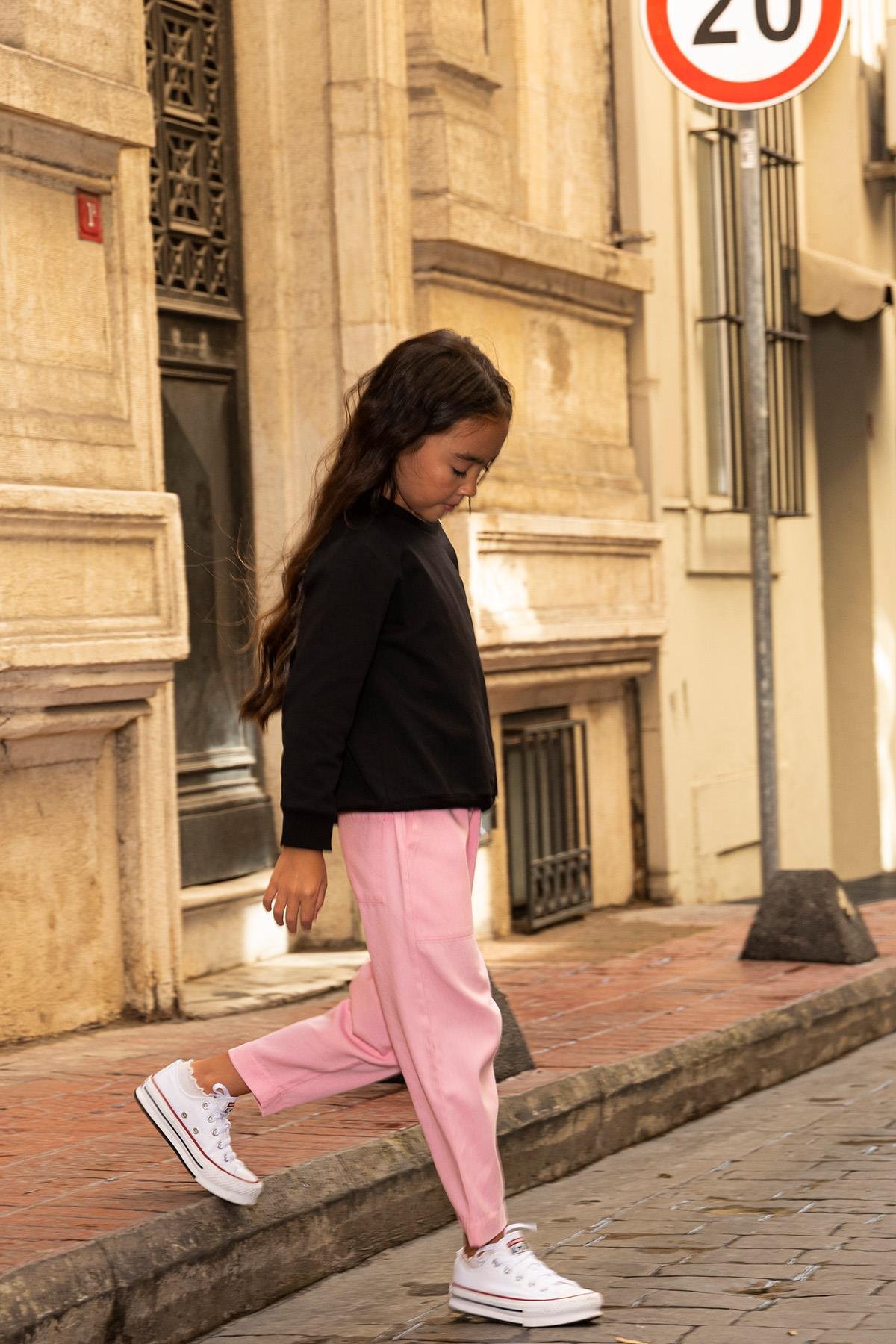 For You Kids 2'li Omuz Düğmeli Pembe Gabardin Pantolon Takım For You Kids 2'li Omuz Düğmeli Pembe Gabardin Pantolon Takım