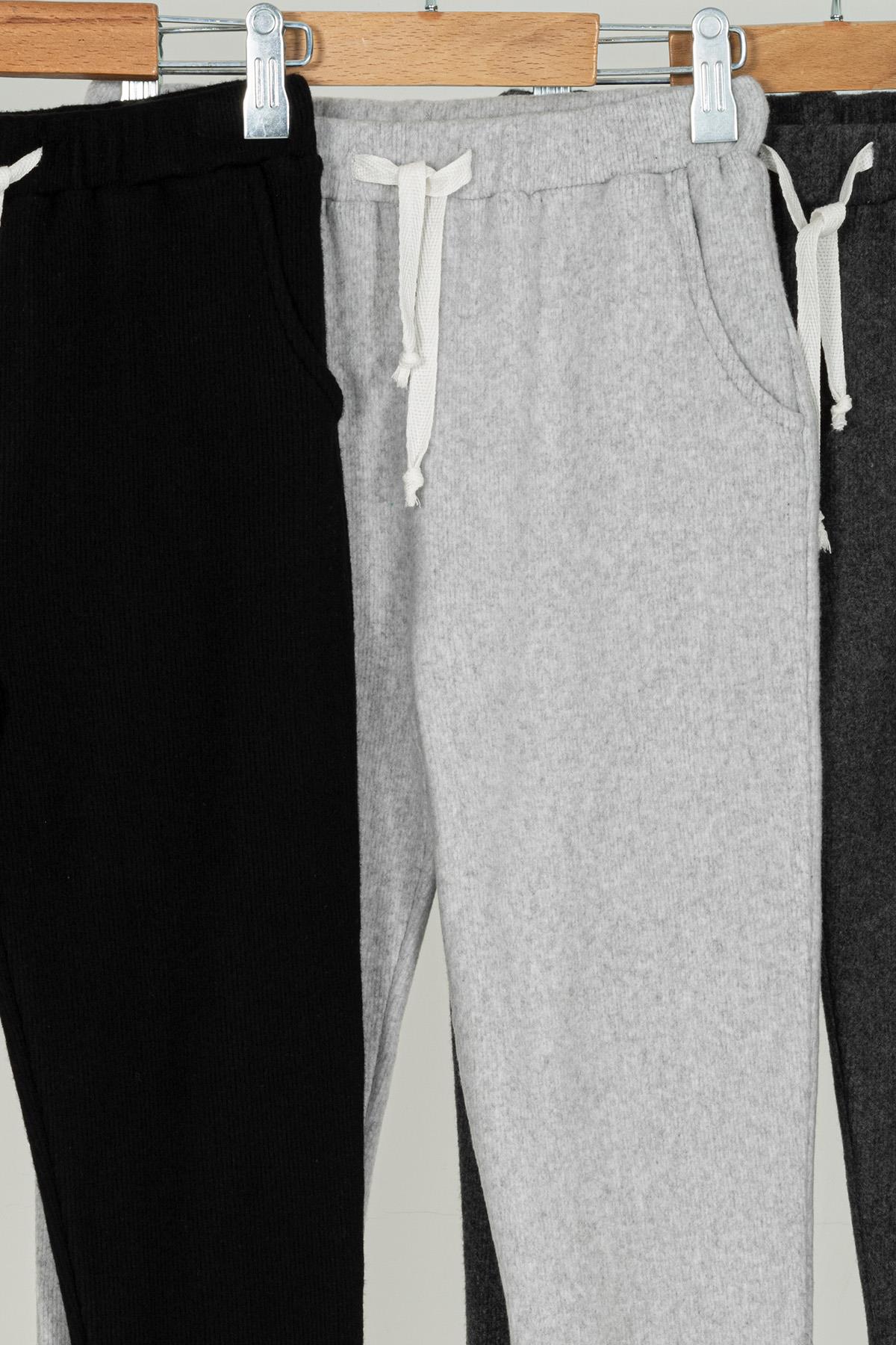 For You Kids 3'lü Cepli Siyah Gri Yeşil Jogger Set For You Kids 3'lü Cepli Siyah Gri Yeşil Jogger Set