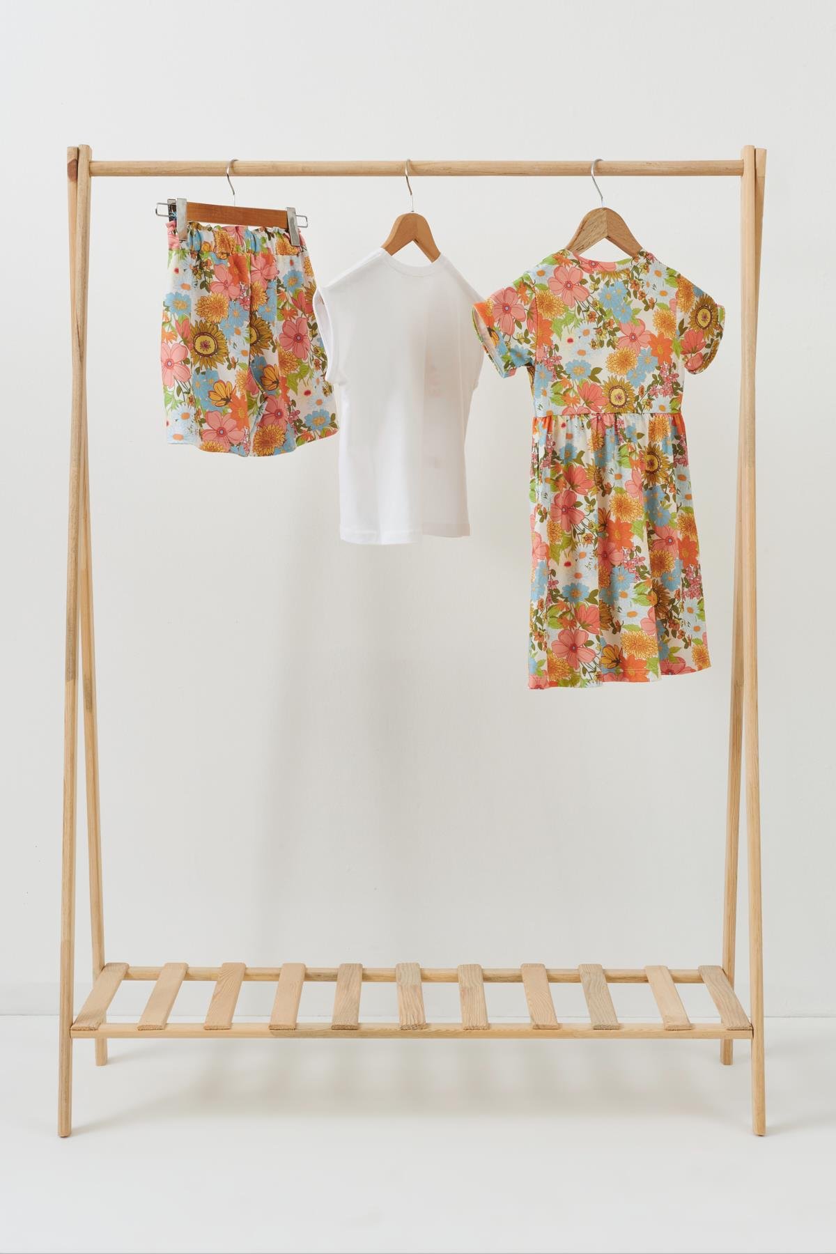 For You Kids 3 lü Çicekli Elbise Yeşil Takım For You Kids 3'lü Çicekli Elbise Yeşil Takım