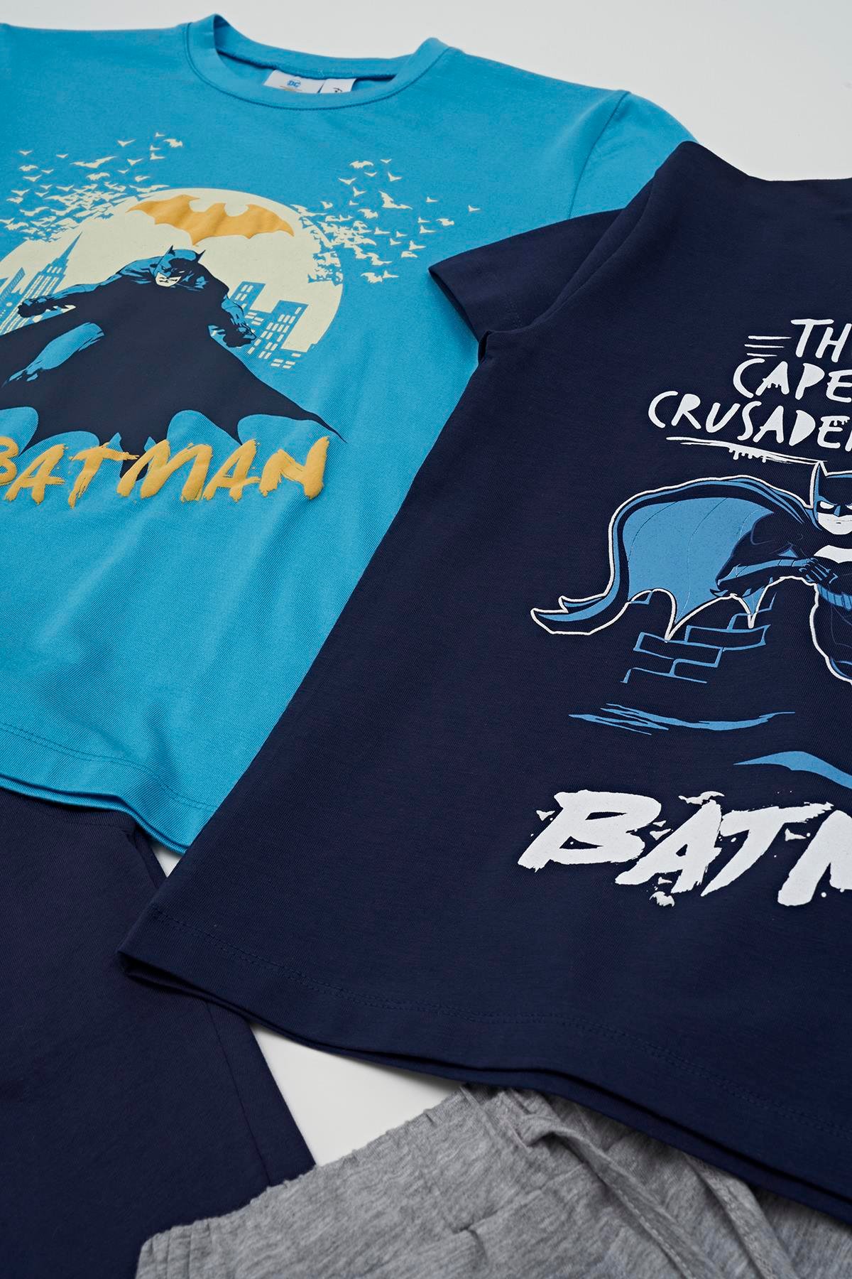 For You Kids 4'lü Batman Baskılı Lacivert Tshirt Şort Pantolon For You Kids 4'lü Batman Baskılı Lacivert Tshirt Şort Pantolon Takım