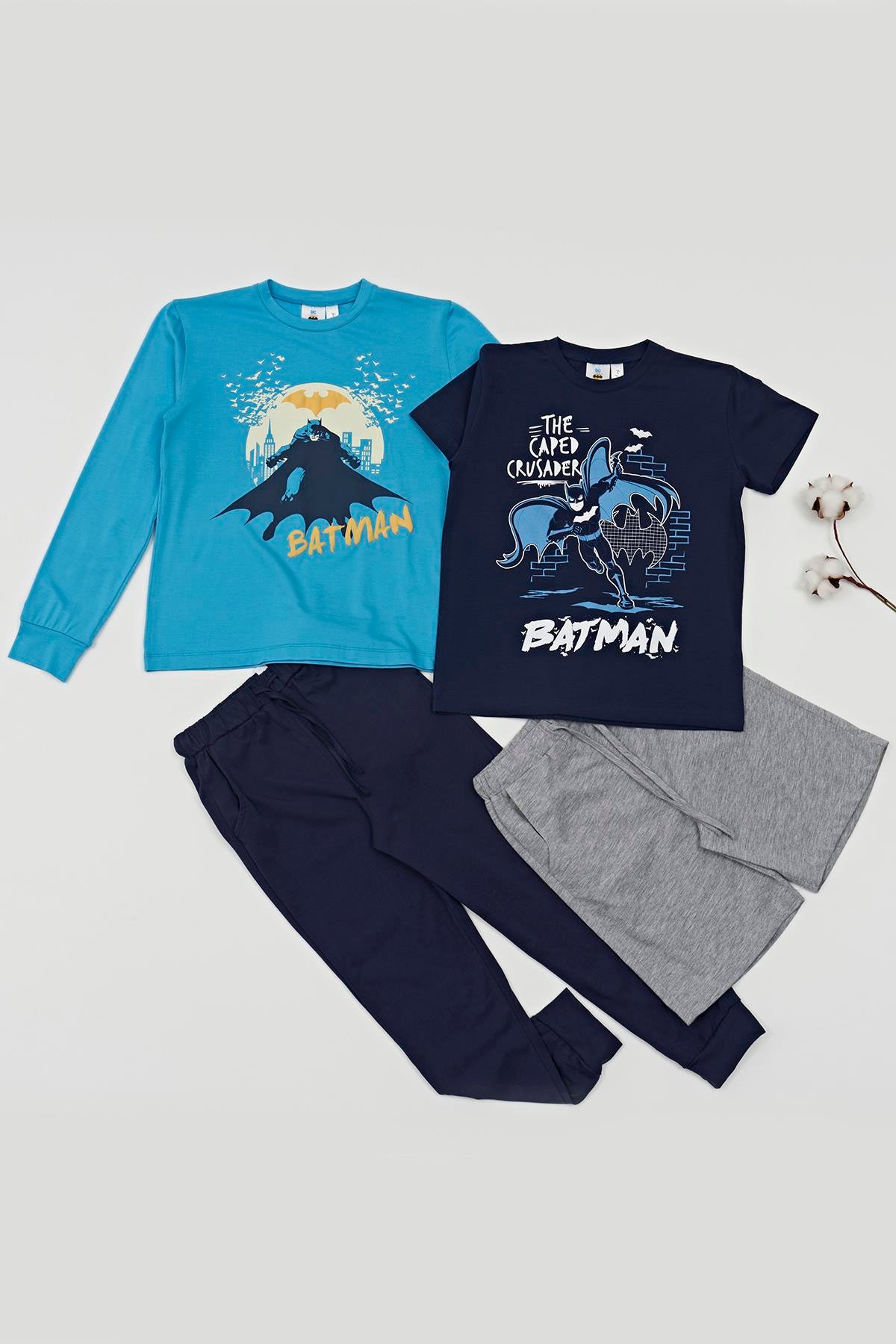 For You Kids 4'lü Batman Baskılı Lacivert Tshirt Şort Pantolon For You Kids 4'lü Batman Baskılı Lacivert Tshirt Şort Pantolon Takım