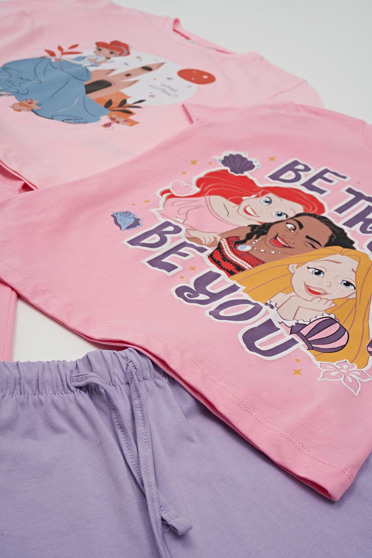 For You Kids 4'lü Disney Princess Baskılı Tshirt Şort Pantolon Takım For You Kids 4'lü Disney Princess Baskılı Tshirt Şort Pantolon Takım