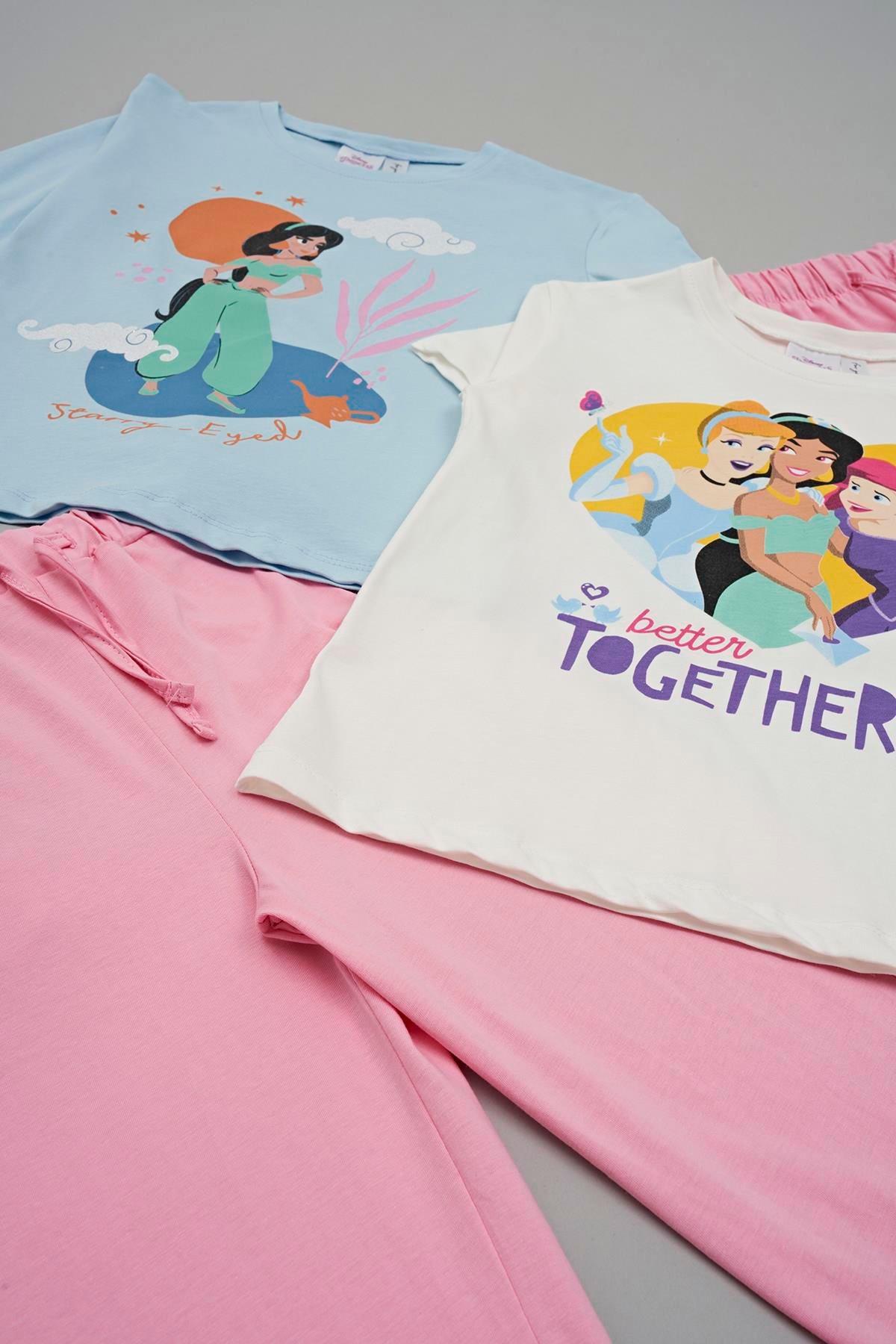 For You Kids 4'lü Disney Princess Baskılı Tshirt Şort Pantolon Takım For You Kids 4'lü Disney Princess Baskılı Tshirt Şort Pantolon Takım