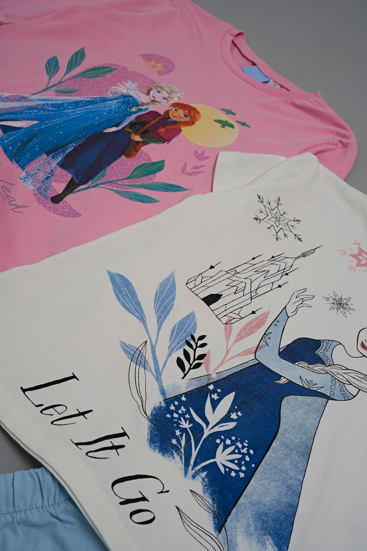 For You Kids 4'lü Frozen Baskılı Pudra Tshirt Şort Pantolon Takım For You Kids 4'lü Frozen Baskılı Pudra Tshirt Şort Pantolon Takım