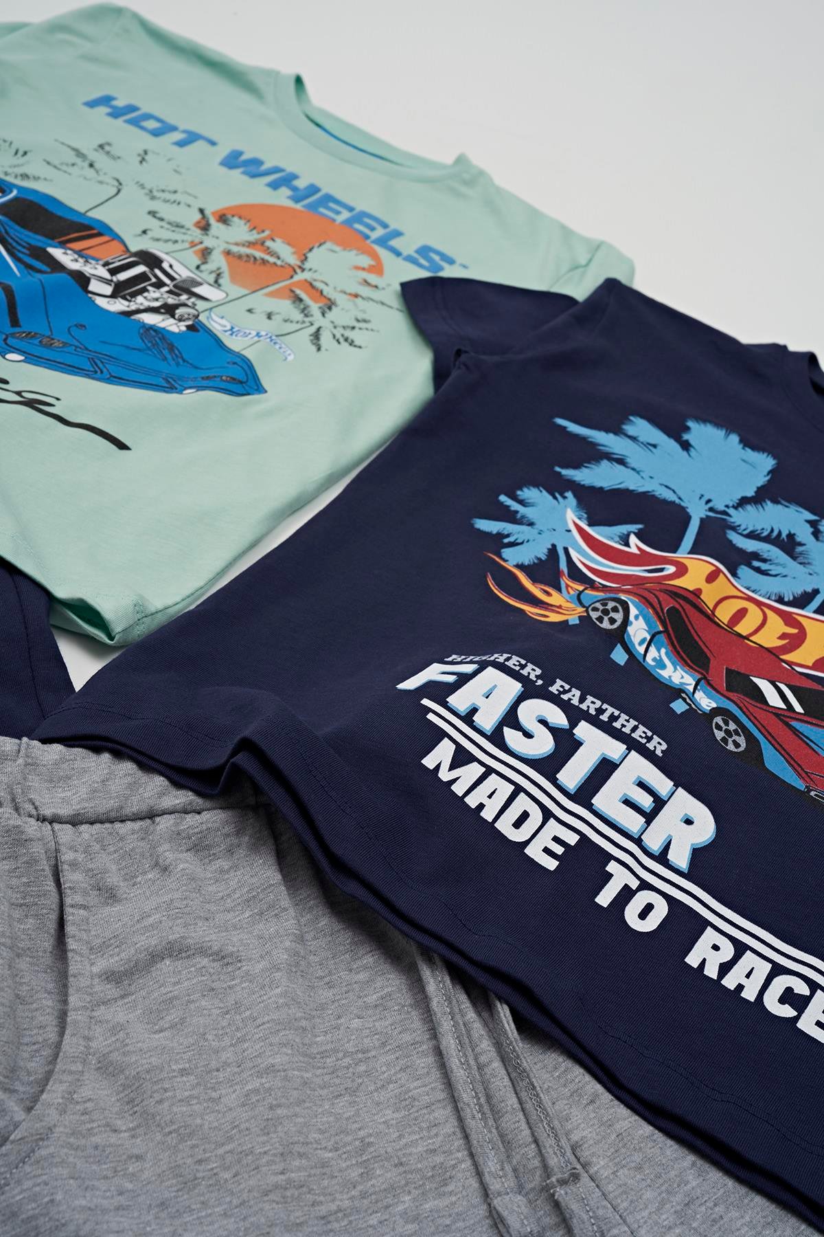 For You Kids 4'lü Hot Wheels Baskılı Tshirt Şort Pantolon Takım For You Kids 4'lü Hot Wheels Baskılı Tshirt Şort Pantolon Takım