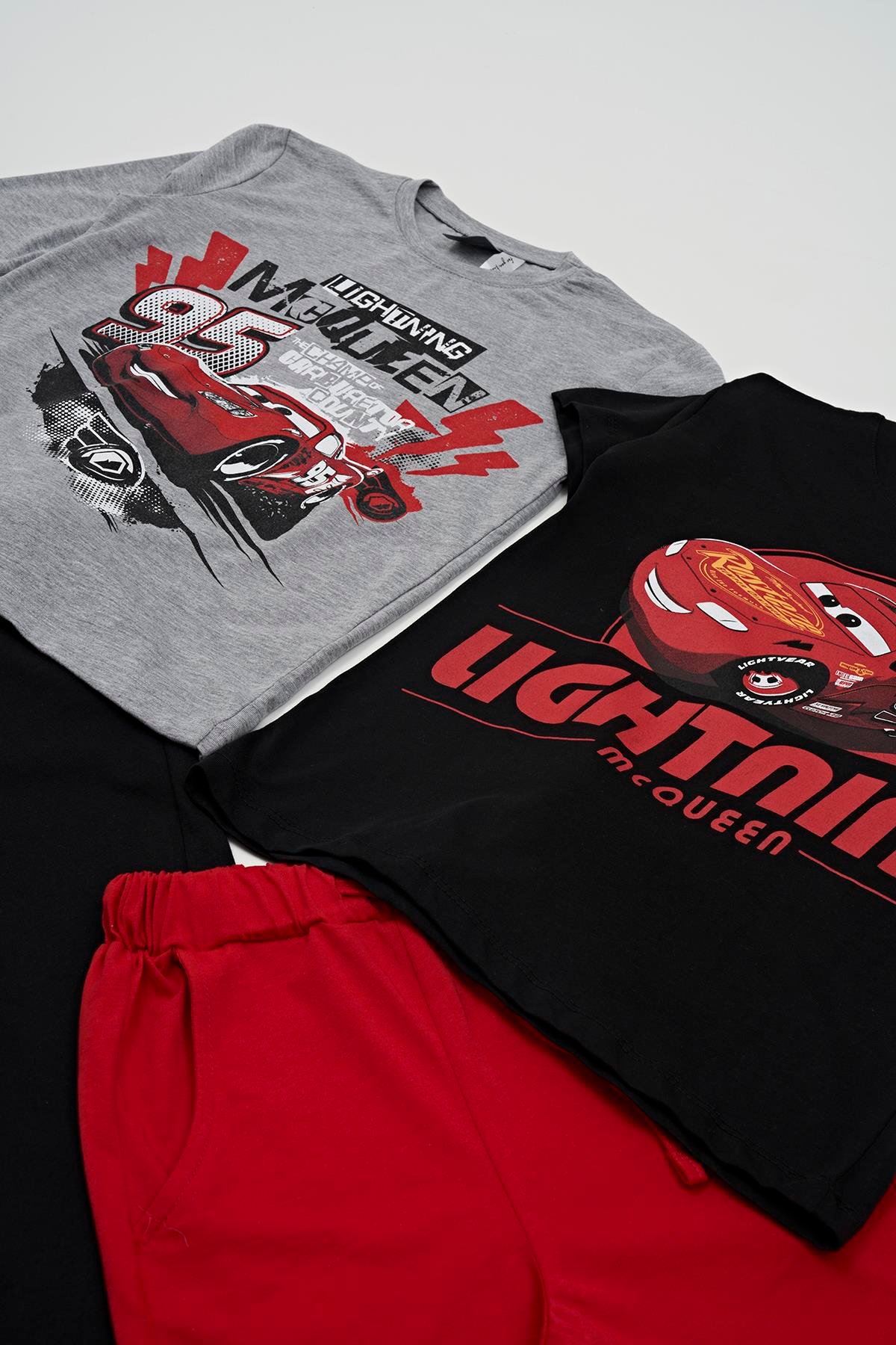 For You Kids 4'lü Mc Queen Baskılı Tshirt Şort Pantolon Takım  For You Kids 4'lü McQueen Baskılı Tshirt Şort Pantolon Siyah Takım