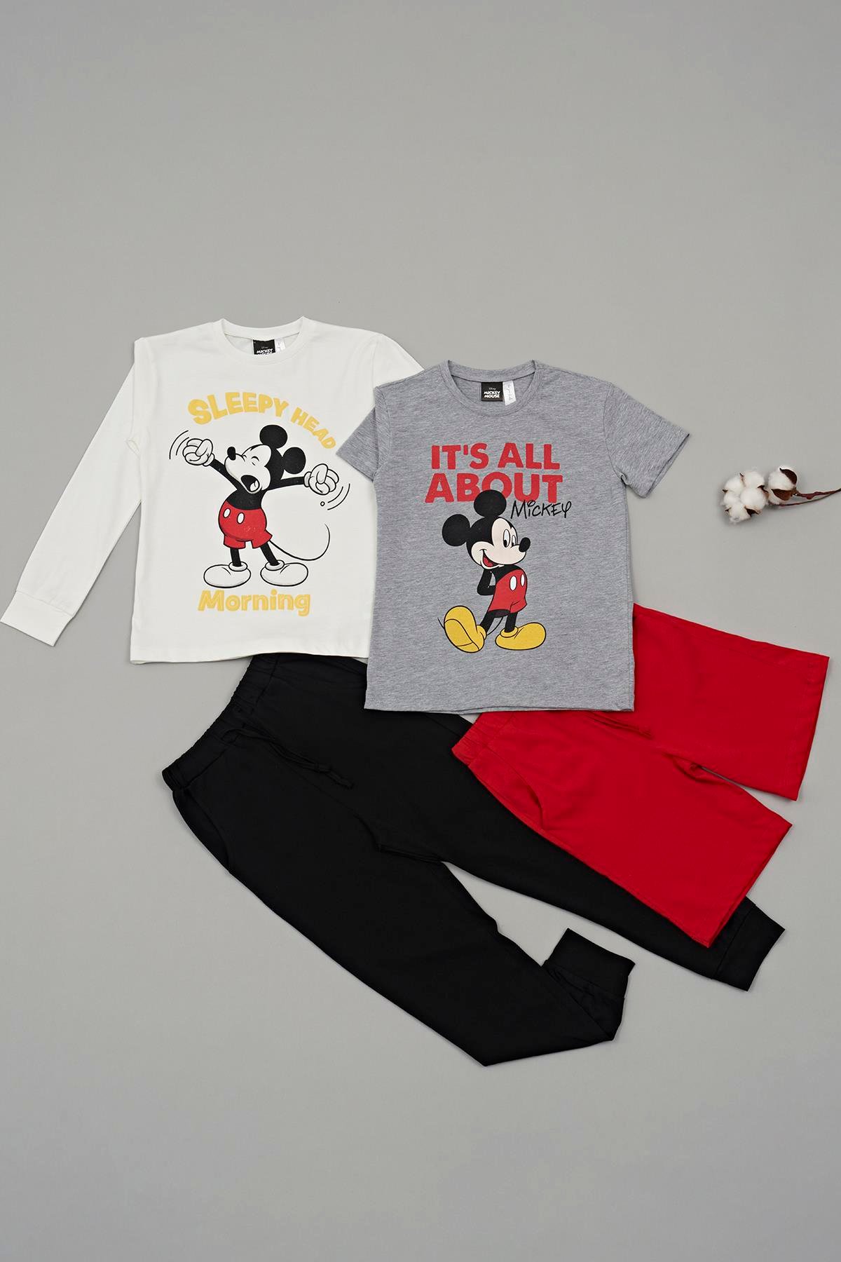 For You Kids 4'lü Mickey Mouse Baskılı Tshirt Şort Pantolon Takım For You Kids 4'lü Mickey Mouse Baskılı Tshirt Şort Pantolon Takım