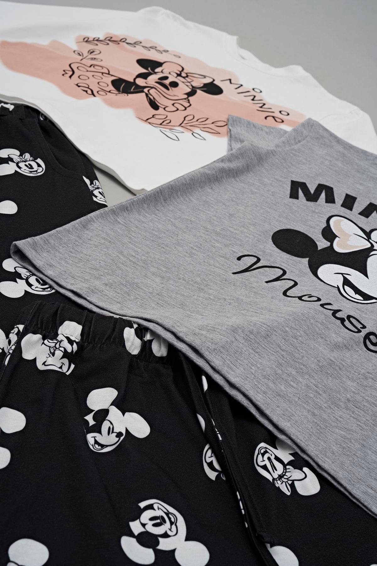 For You Kids 4'lü Minnie Mouse Baskılı Tshirt Şort Pantolon Takım  For You Kids 4'lü Minnie Mouse Baskılı Tshirt Şort Pantolon Takım 