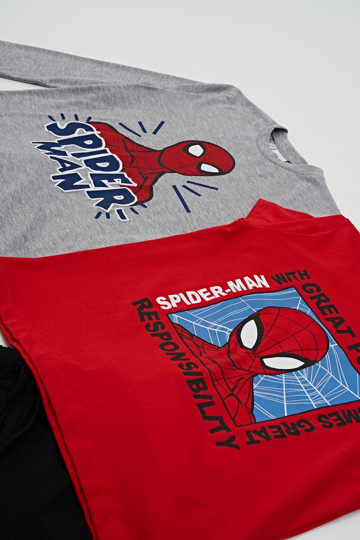 4'lü SPİDER-MAN Tshirt Şort Pantolon Takım  For You Kids 4'lü SPİDER-MAN Tshirt Şort Pantolon Takım 