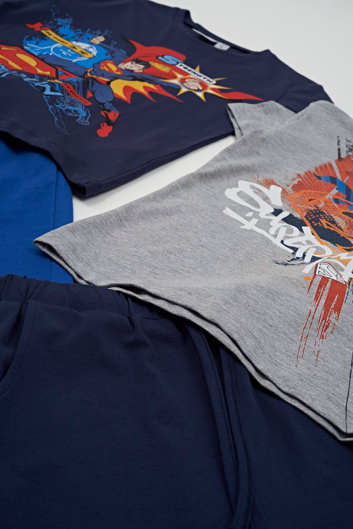 For You Kids 4'lü Süper Man Baskılı Lacivert Tshirt Şort Pantolon Takım For You Kids 4'lü Süper Man Baskılı Lacivert Tshirt Şort Pantolon Takım