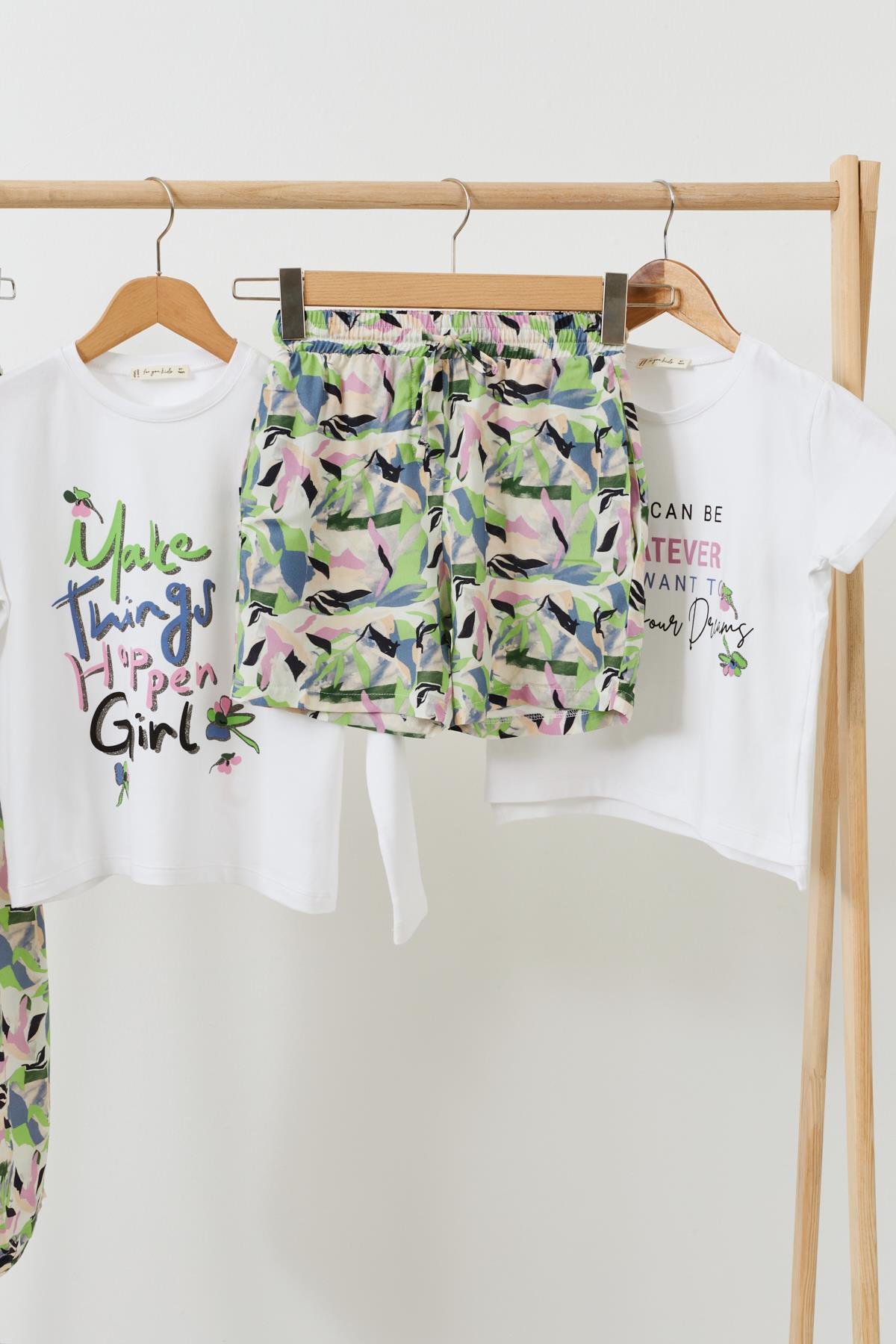 4'lü Tshirt Pantolon Şort Yeşil Takım For You Kids 4'lü Tshirt Pantolon Şort Yeşil Takım