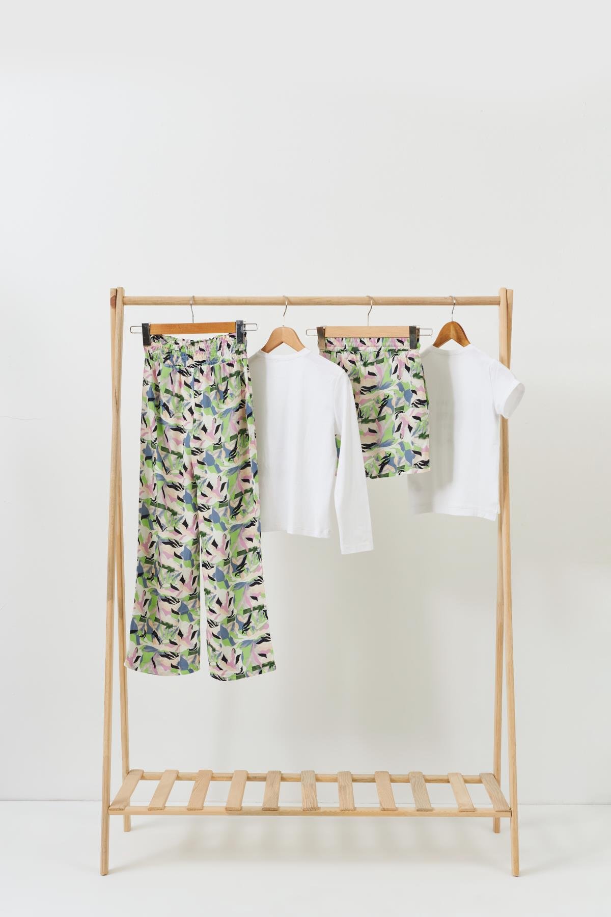 4'lü Tshirt Pantolon Şort Yeşil Takım For You Kids 4'lü Tshirt Pantolon Şort Yeşil Takım