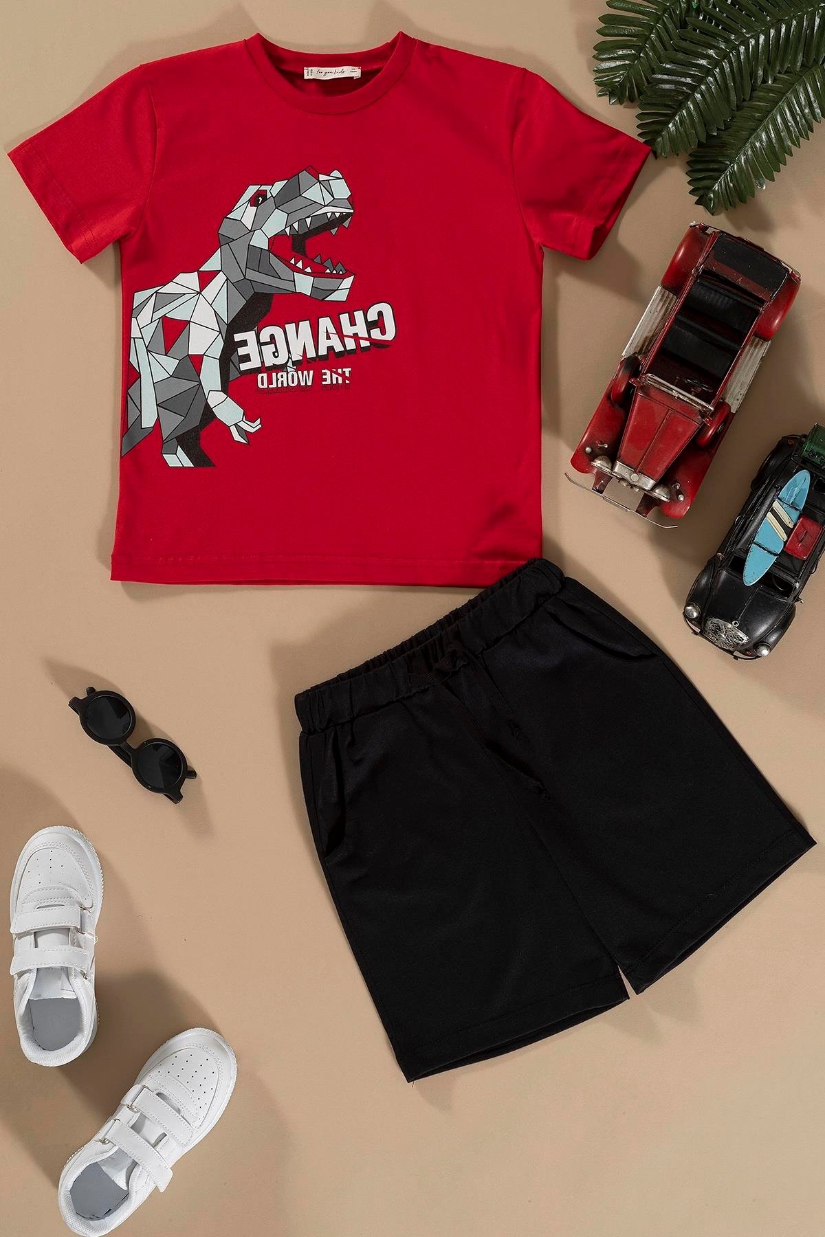 For You Kids Dinozor Baskılı Kırmızı Alt Üst Şort Takım  For You Kids Dinozor Baskılı Kırmızı Alt Üst Şort Takım