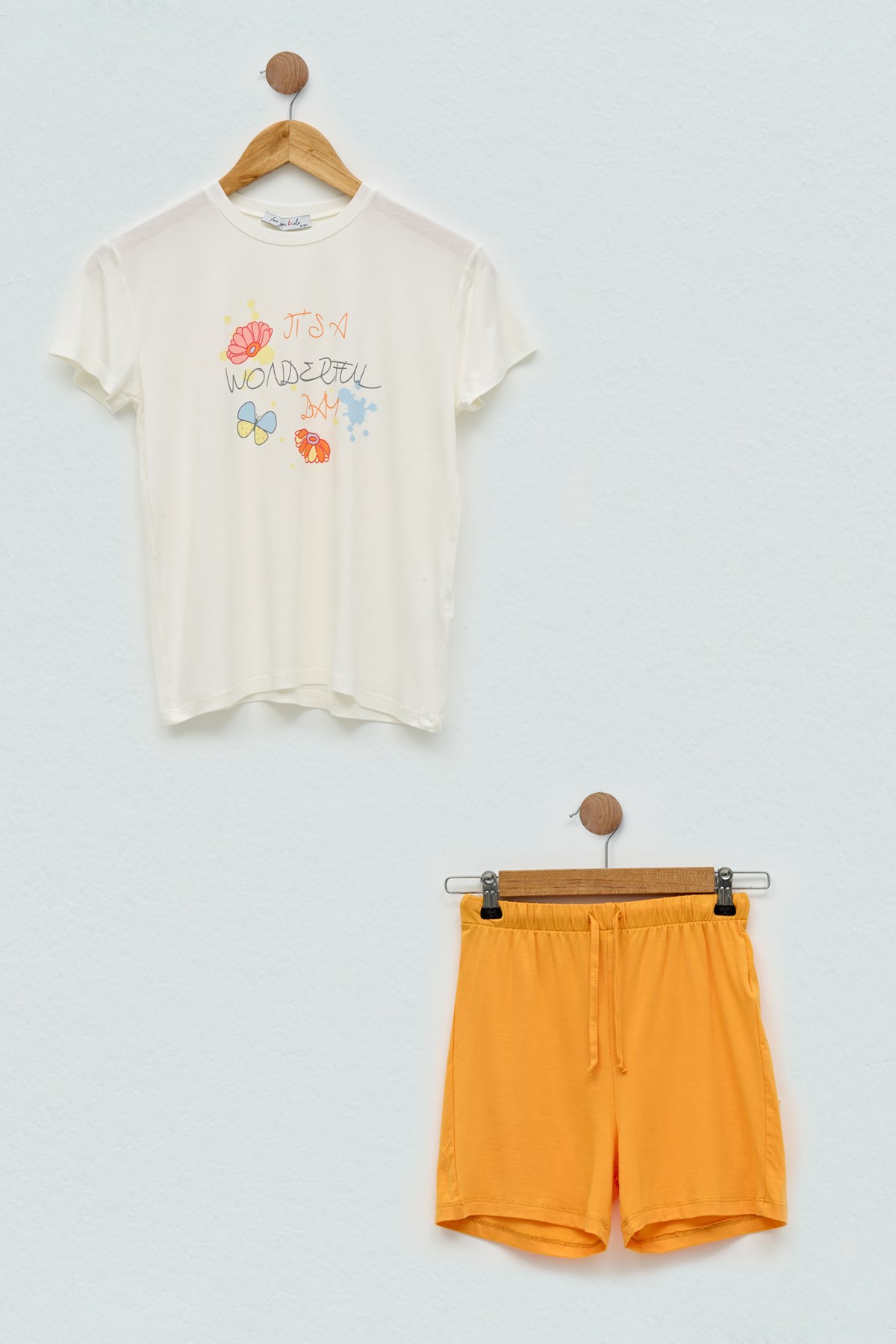 For You Kids/Çocuk Pijama Takımları For You Kids For You Kids 4 lü Strong Baskılı Ekru Pijama Takım 