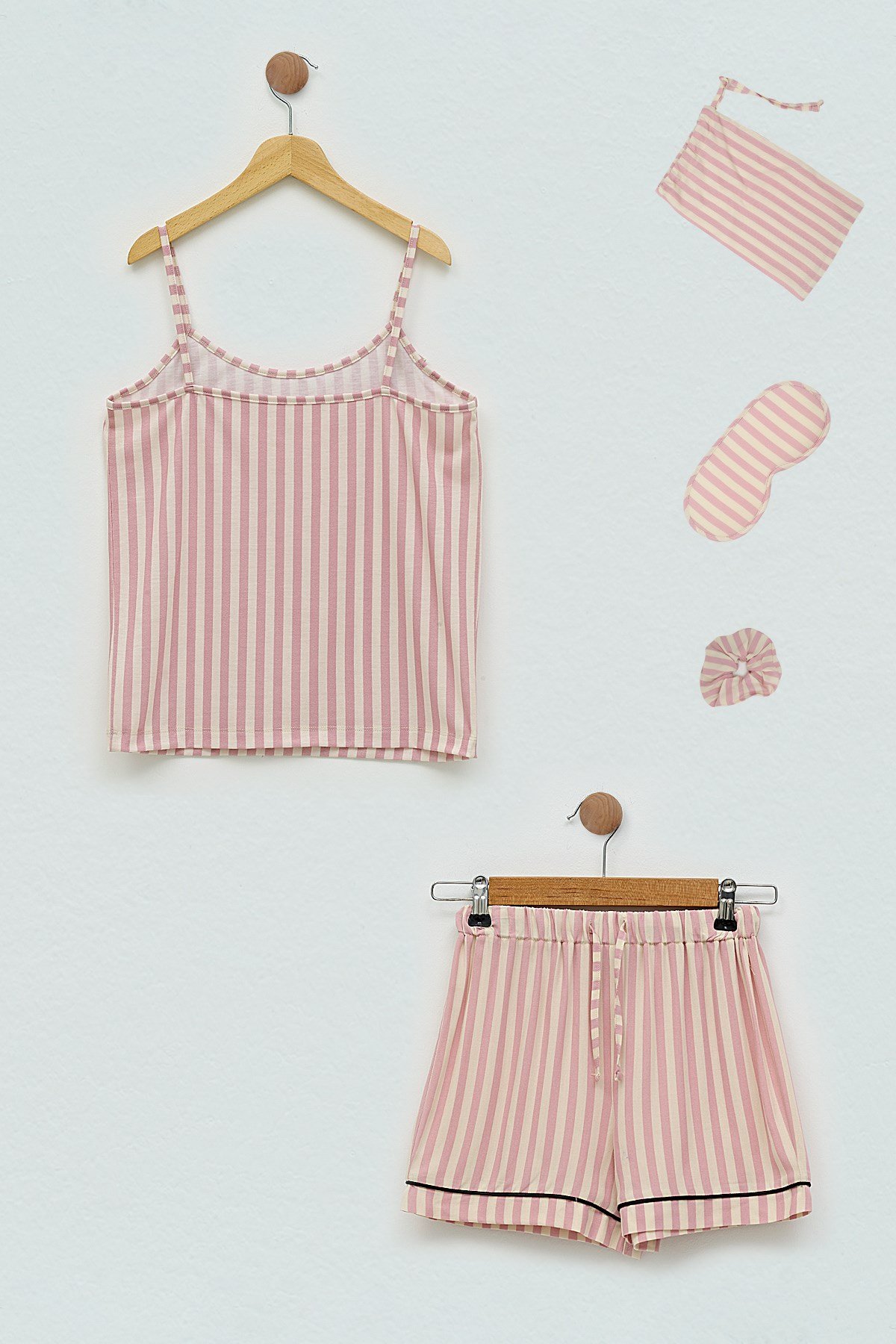 Çocuk>Kız Çocuk>Kız Çocuk Pijama Takımı For You Kids For You Kids 7 li Viskon Biyeli Çizgili Fuşya Pijama Takımı