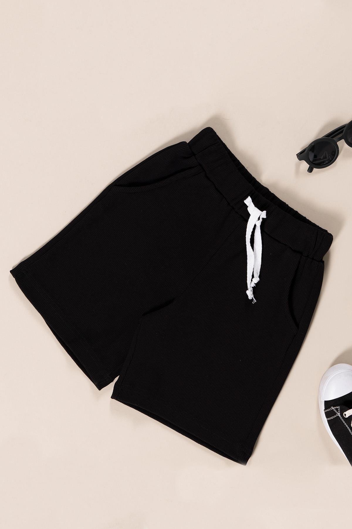 For You Kids Geniş Etiket Detaylı Erkek Çocuk T-Shirt Şort Takım | Siyah Beyaz For You Kids Geniş Etiket Detaylı Erkek Çocuk T-Shirt Şort Takım | Siyah Beyaz