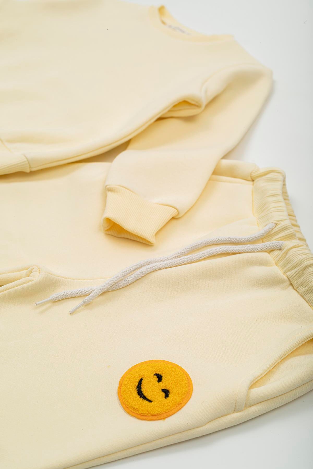 For You Kids Emoji Nakışlı Sarı Alt Üst Takım For You Kids Sarı Emoji Nakışlı Sarı Alt Üst Takım