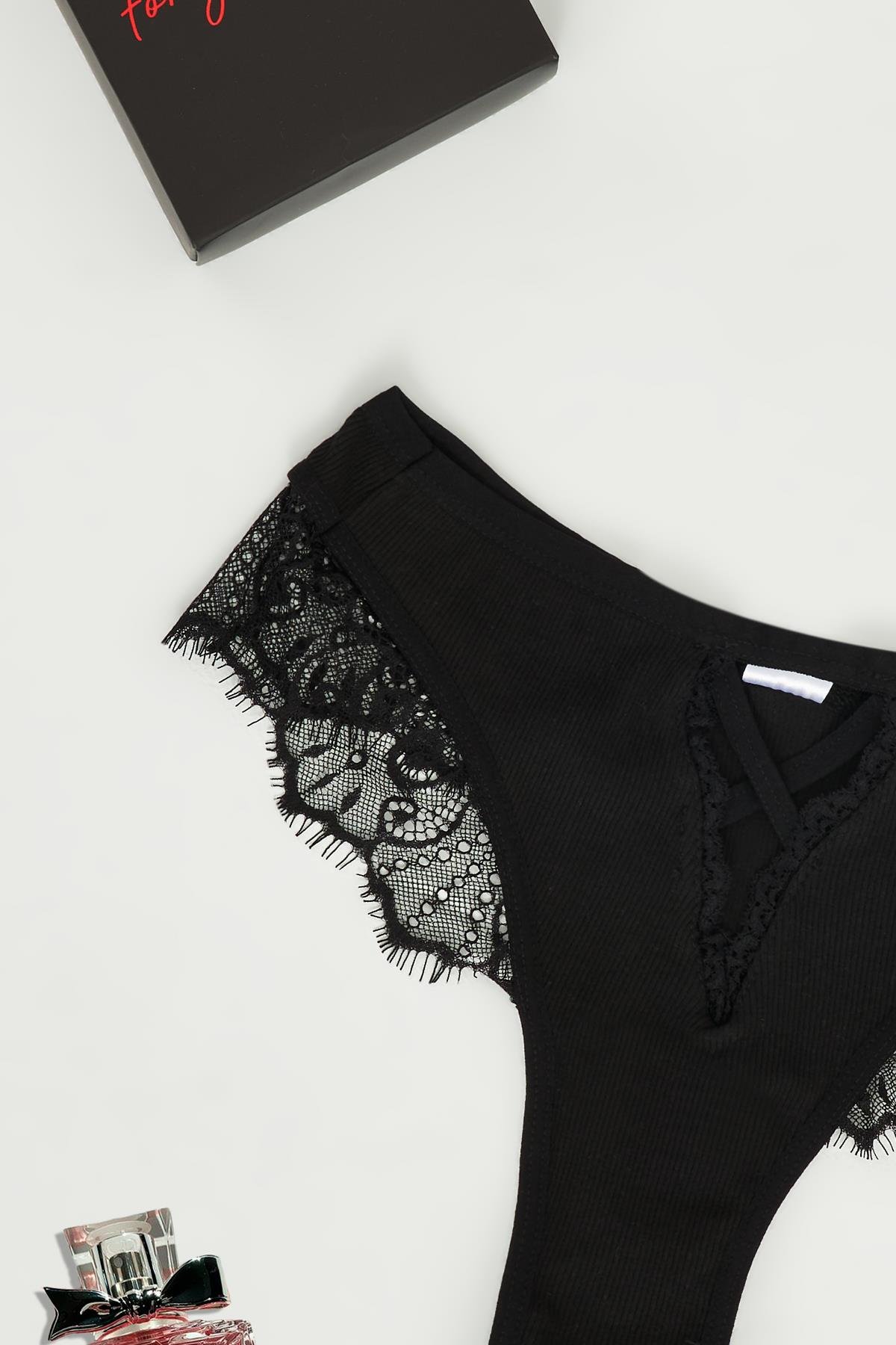 For You Lingerie Datelli V Detaylı Kutulu Siyah Slip For You Lingerie Datelli V Detaylı Kutulu Siyah Slip Külot