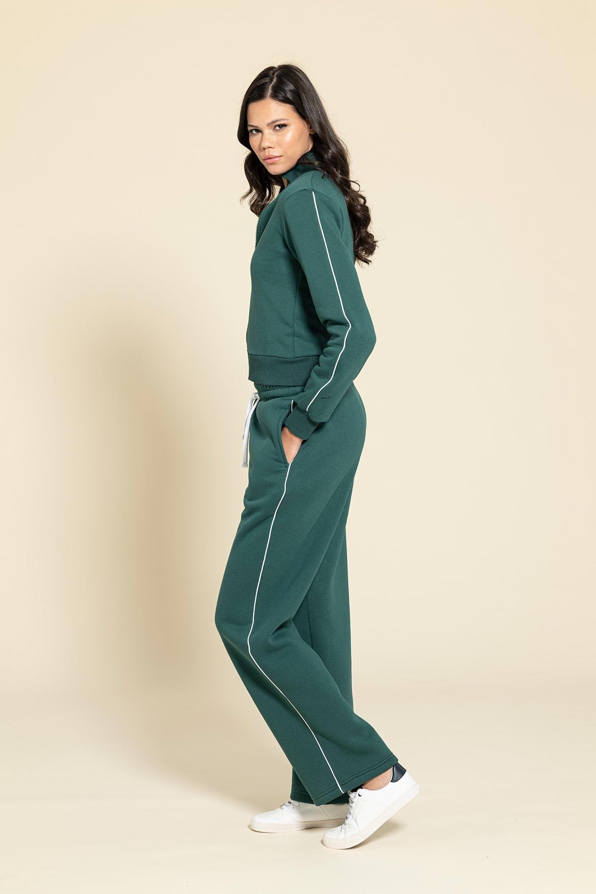 For You Moda 2'li Fermuarlı Kol Biye Detaylı Yeşil Eşofman Takımı For You Moda 2'li Fermuarlı Kol Biye Detaylı Yeşil Eşofman Takımı