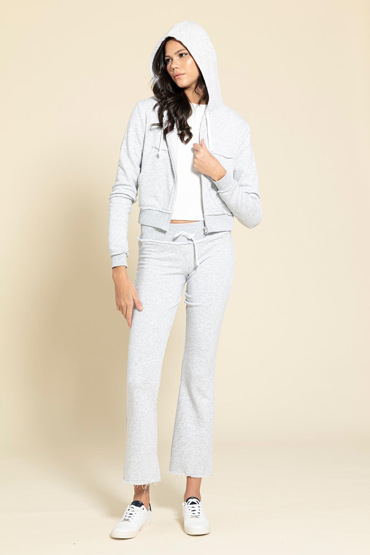 For You Moda 2'li Fermuarlı Pis Dikiş Detaylı Gri Eşofman Takımı For You Moda 2'li Fermuarlı Pis Dikiş Detaylı Gri Eşofman Takımı