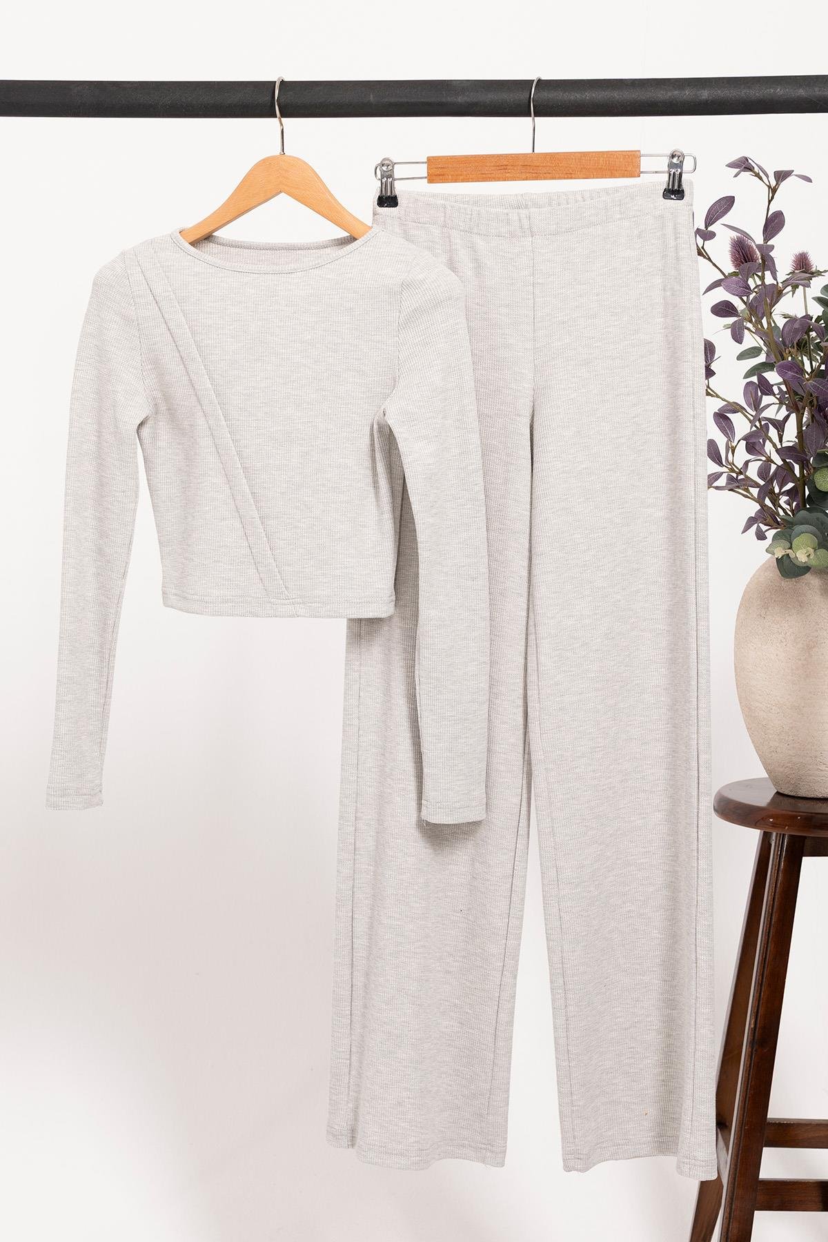 For You Moda Büyük Beden Waffle Kumaş Uzun Alt Üst Takım – Gri | %100 Pamuk Doğal Kumaş For You Moda Büyük Beden Waffle Kumaş Uzun Alt Üst Takım – Gri | %100 Pamuk Doğal Kumaş
