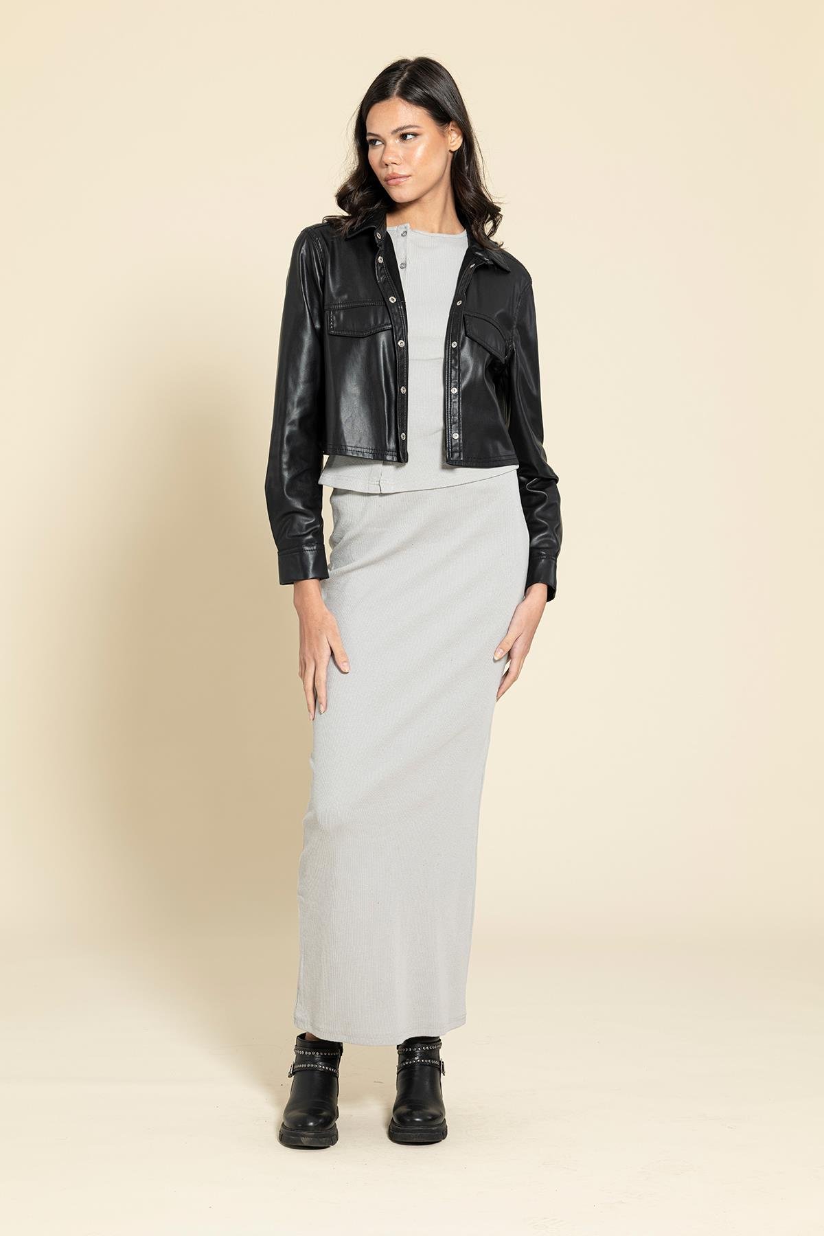 For You Moda Düğmeli Gri Bluz Etek Takım For You Moda Düğmeli Gri Bluz Etek Takım