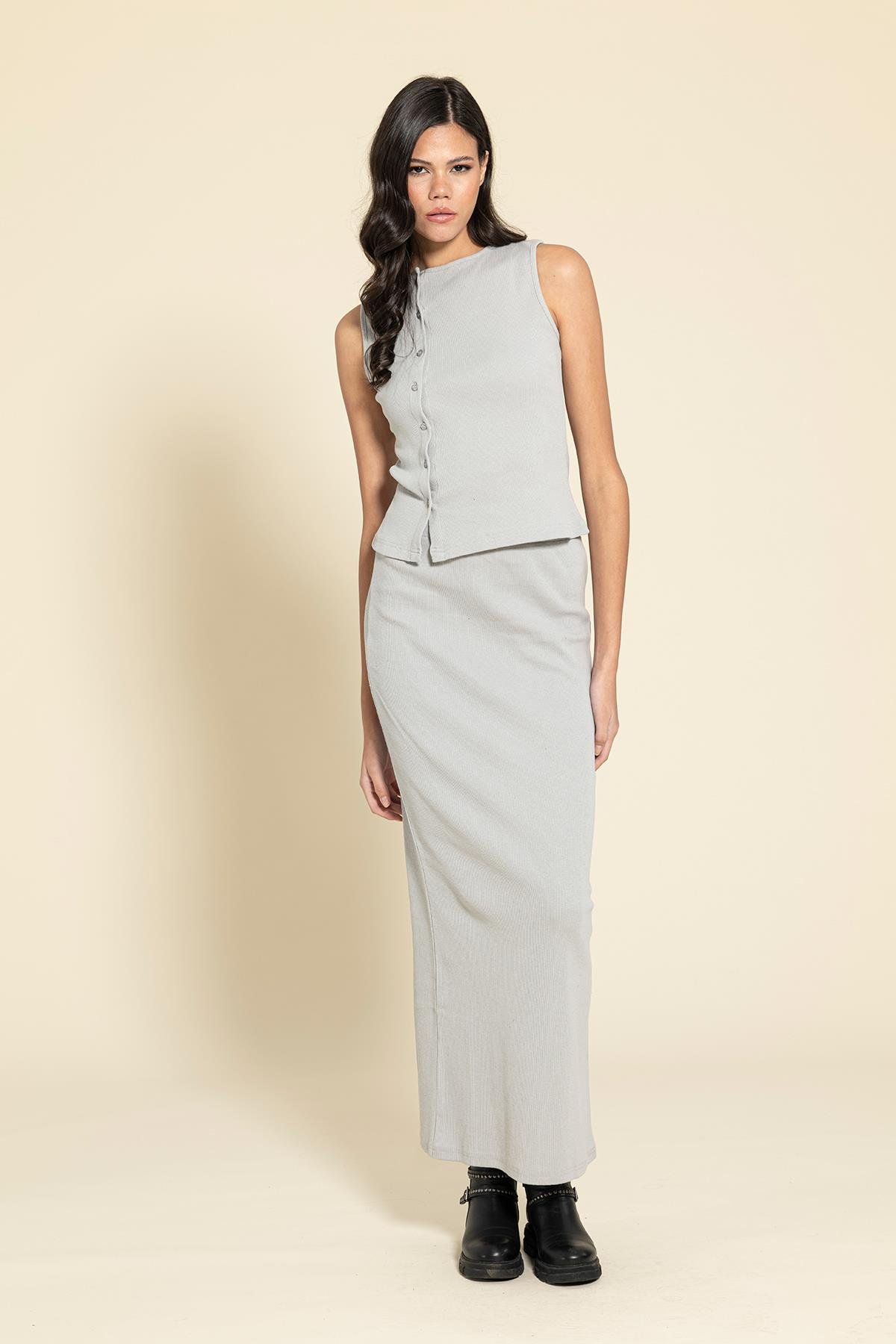 For You Moda Düğmeli Gri Bluz Etek Takım For You Moda Düğmeli Gri Bluz Etek Takım