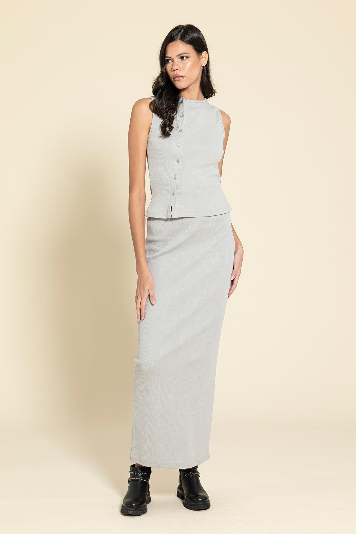 For You Moda Düğmeli Gri Bluz Etek Takım For You Moda Düğmeli Gri Bluz Etek Takım