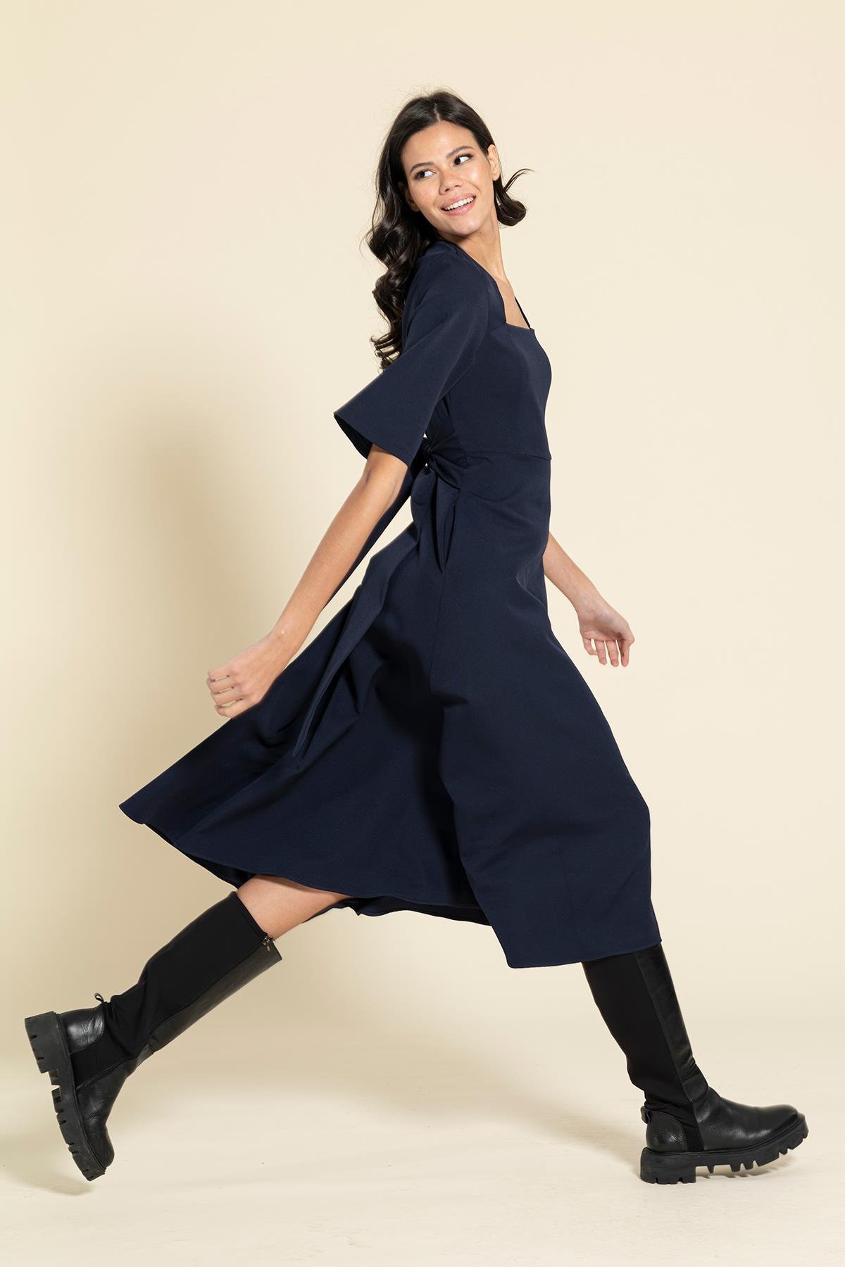 For You Moda Kare Yaka Kuşaklı Lacivert Elbise For You Moda Kare Yaka Kuşaklı Lacivert Elbise